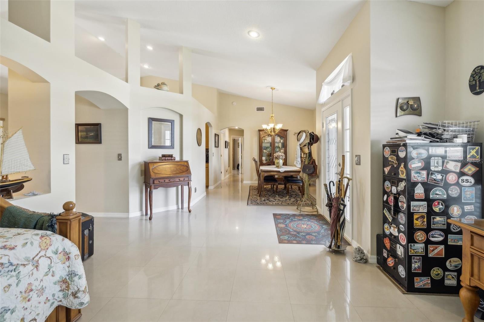 Listing photo id 17 for 2835 Laurel Leaf Drive