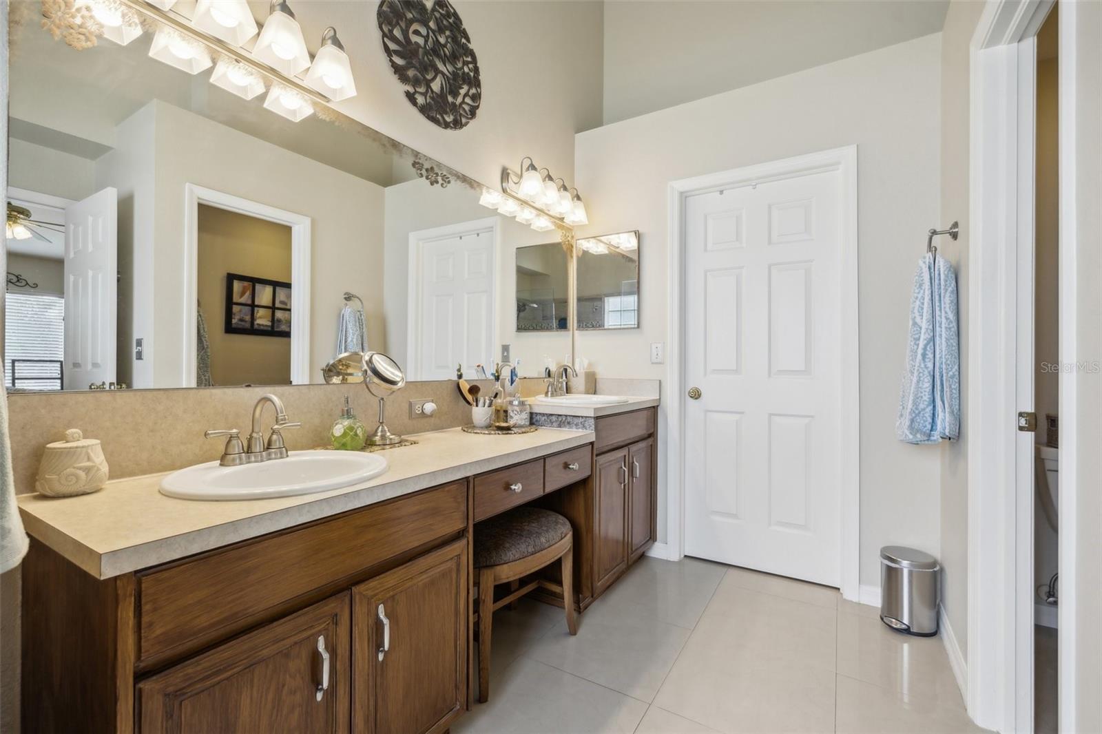 Listing photo id 40 for 2835 Laurel Leaf Drive