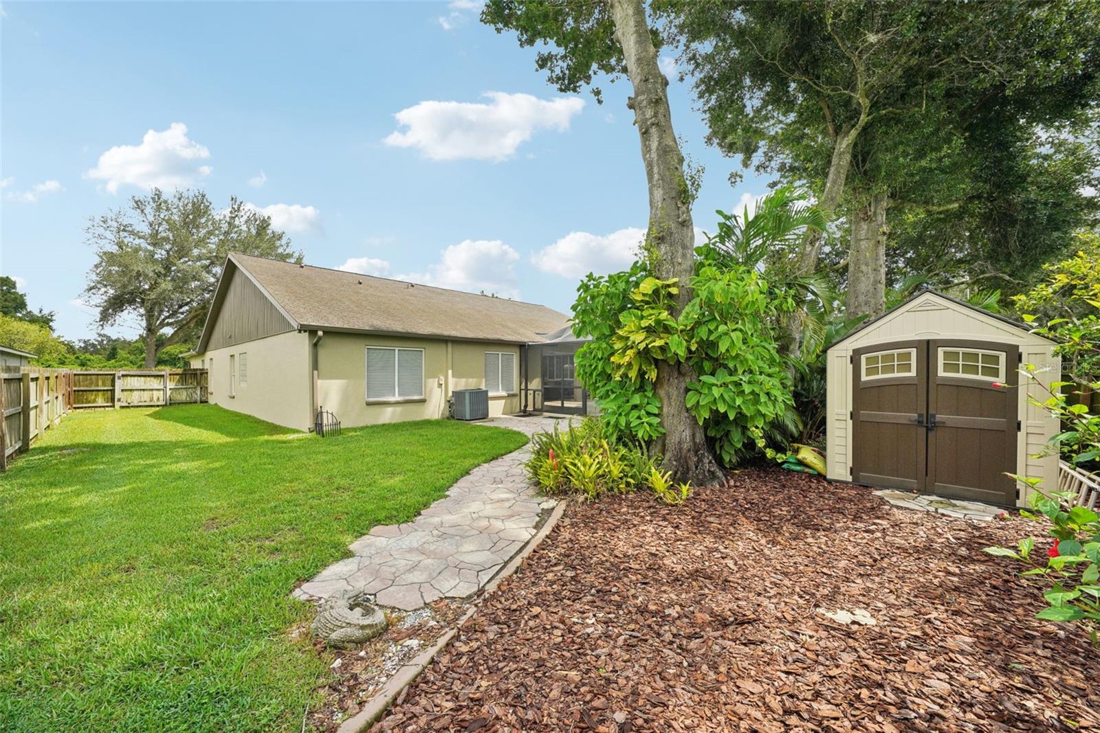 Listing photo id 64 for 2835 Laurel Leaf Drive