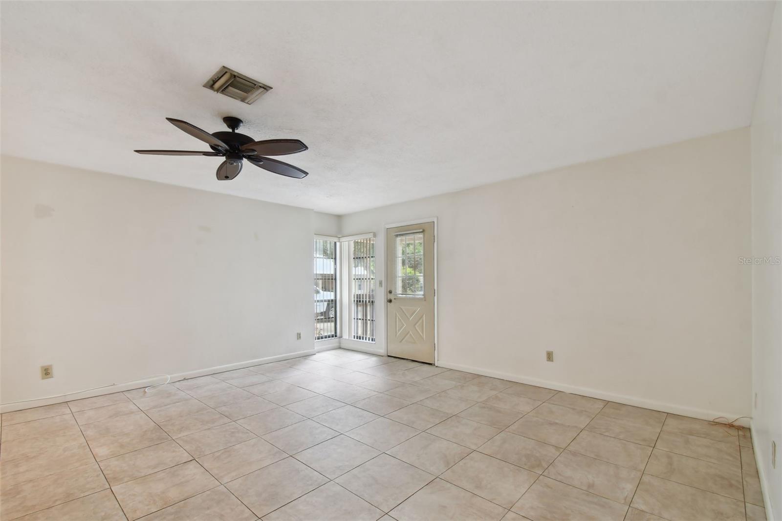 Image 21 of 52 For 8423 Seminole Boulevard 103