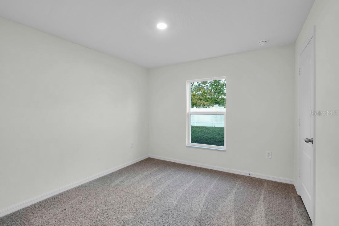 Image 7 of 9 For 69 Raintree Place