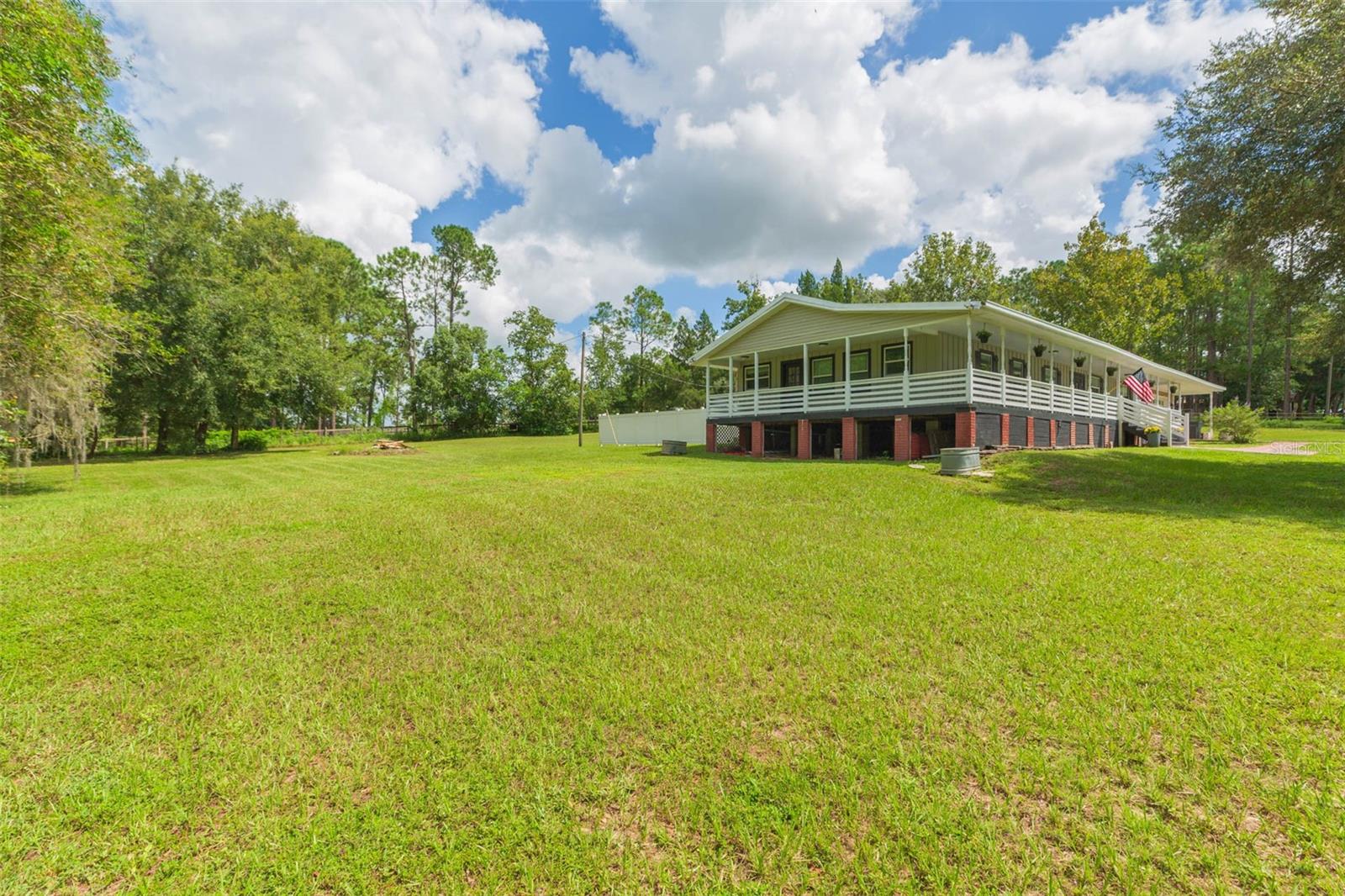 Listing photo id 44 for 37411 Phelps Road