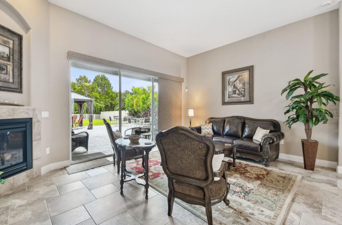 Listing photo id 10 for 3242 Marble Crest Drive