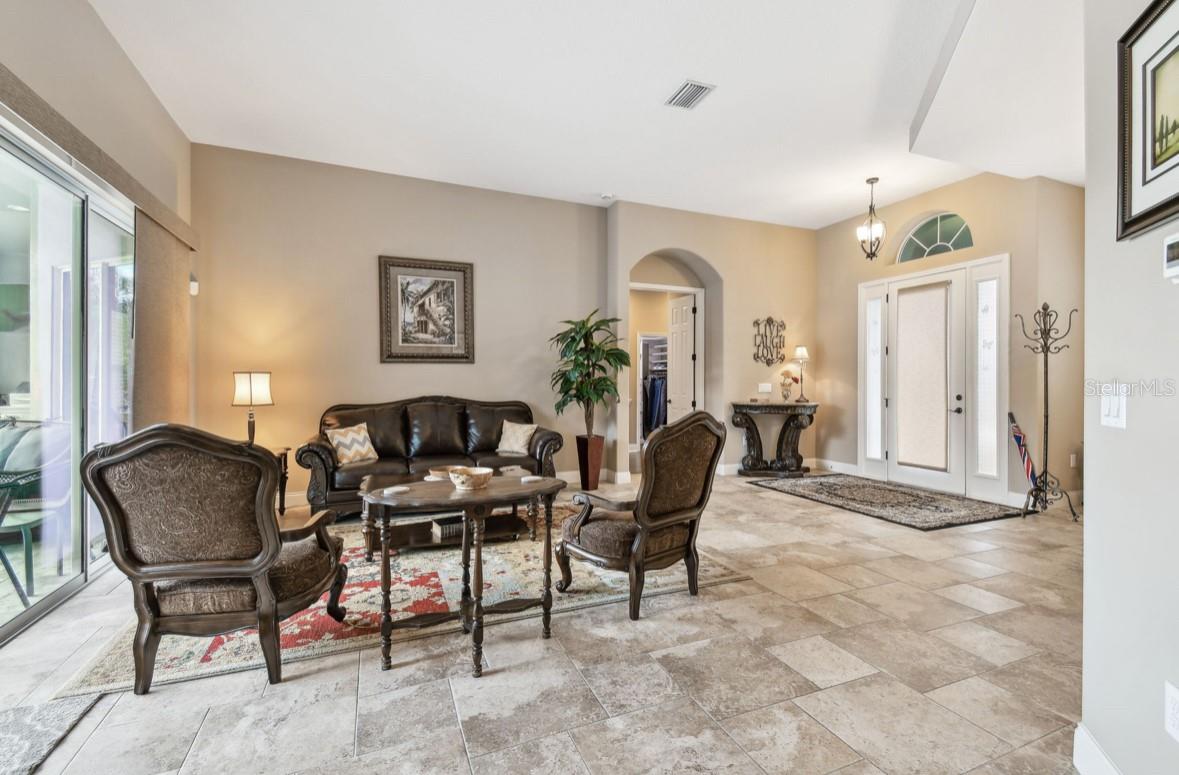 Listing photo id 11 for 3242 Marble Crest Drive