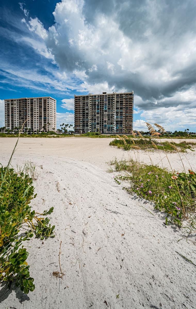 Image 81 of 82 For 1290 Gulf Boulevard 2004