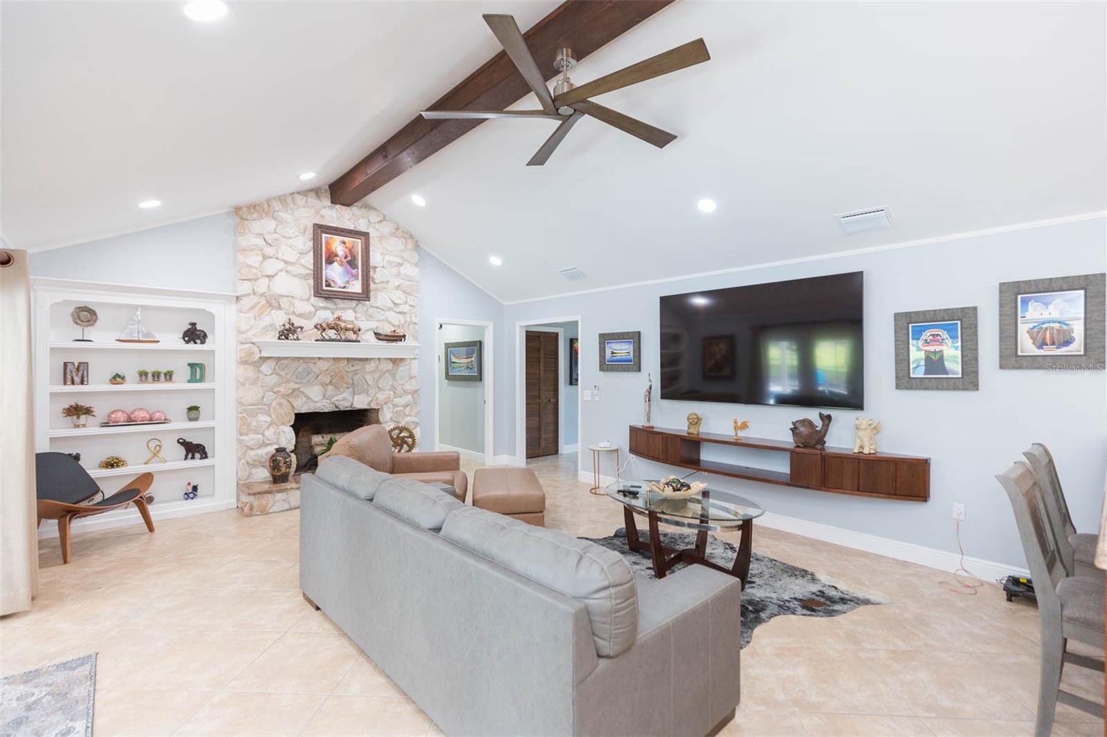 Listing photo id 22 for 2709 Fairway View Drive