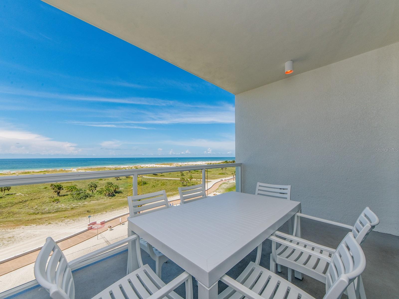 Listing photo id 9 for 11500 Gulf Boulevard 603