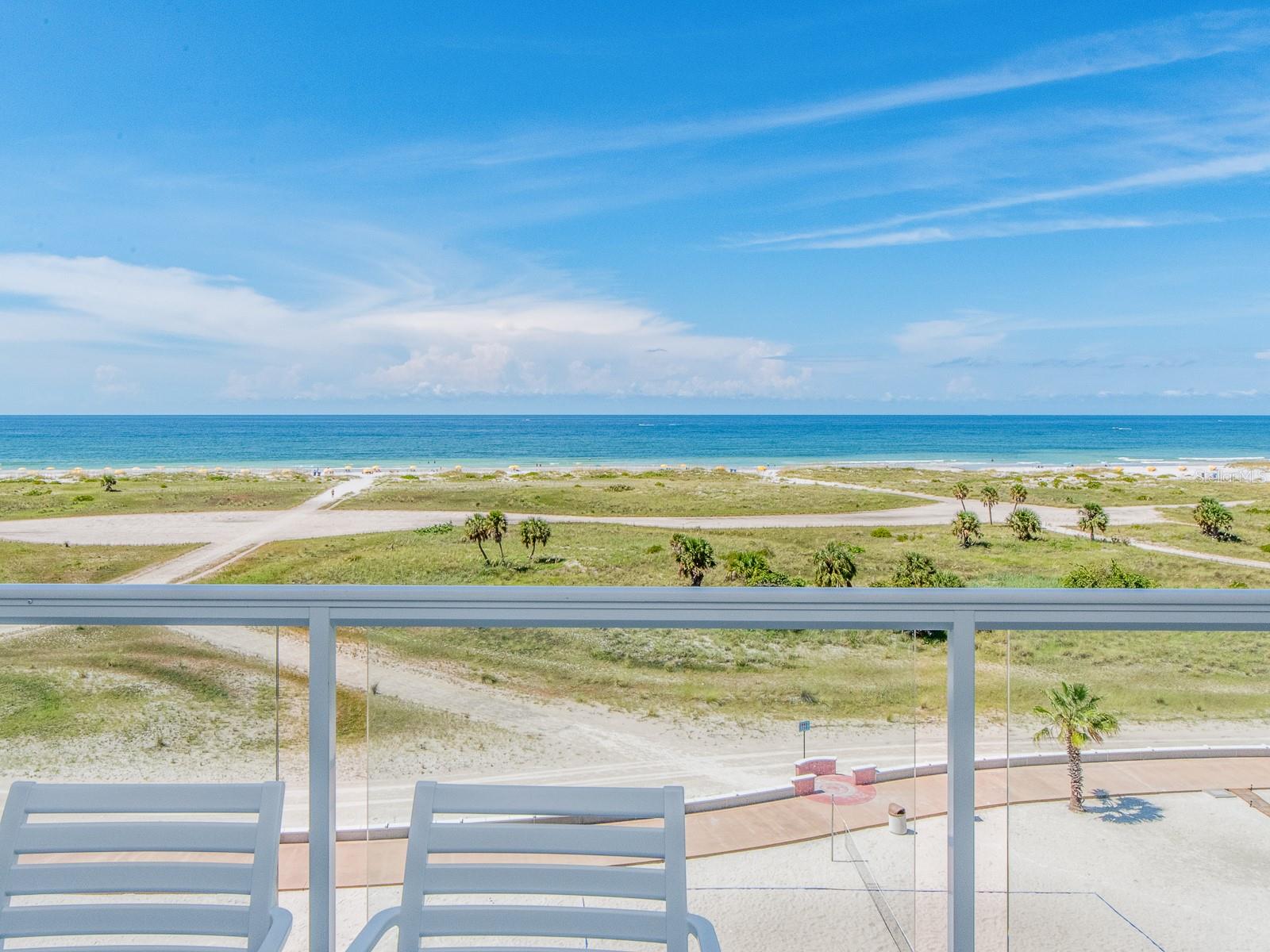 Listing photo id 12 for 11500 Gulf Boulevard 603