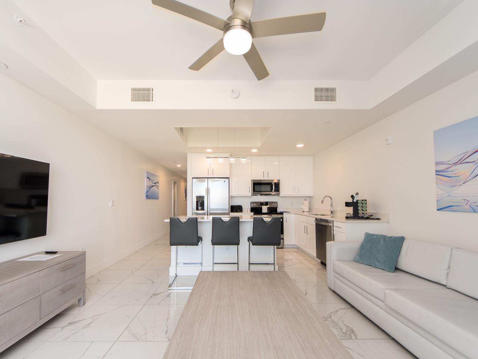 Listing photo id 14 for 11500 Gulf Boulevard 603