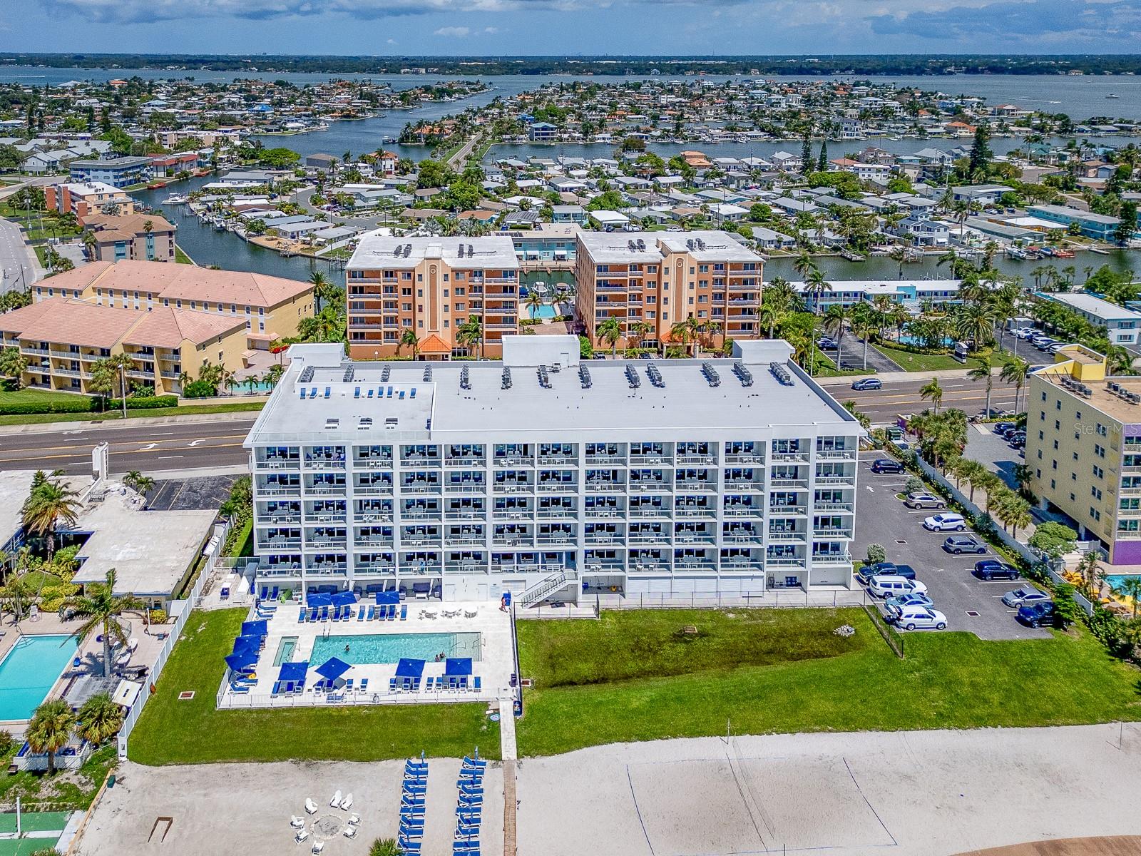 Listing photo id 41 for 11500 Gulf Boulevard 603