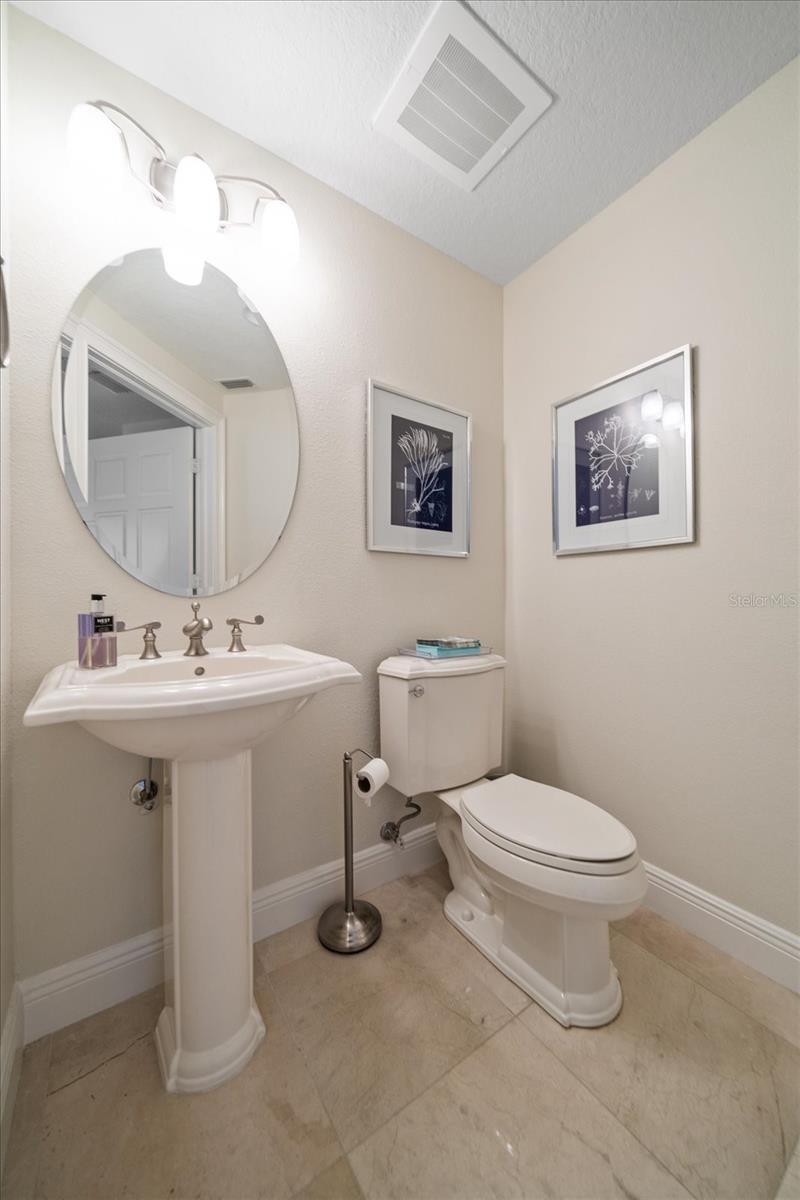 Listing photo id 49 for 15 Somerset Street 6a