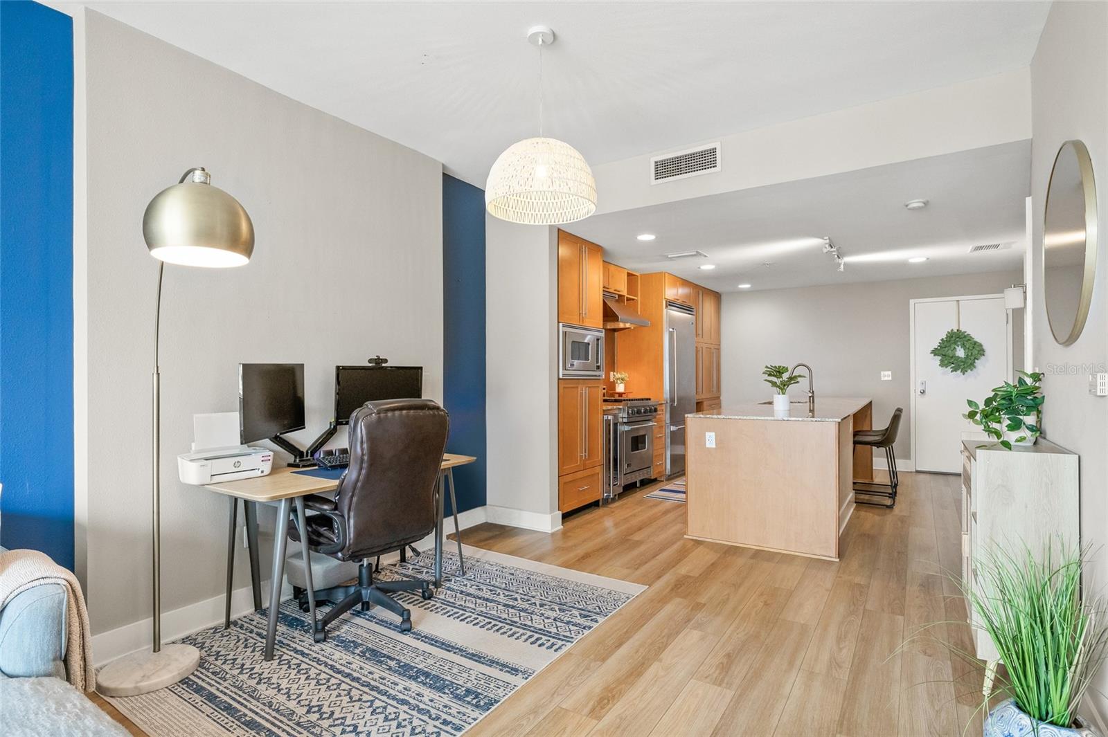 Listing photo id 14 for 1120 Kennedy Boulevard 734