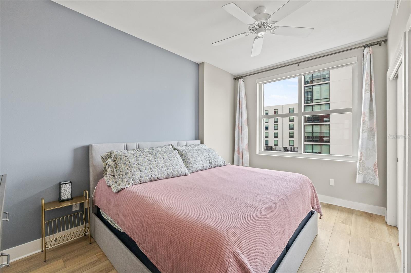 Listing photo id 18 for 1120 Kennedy Boulevard 734