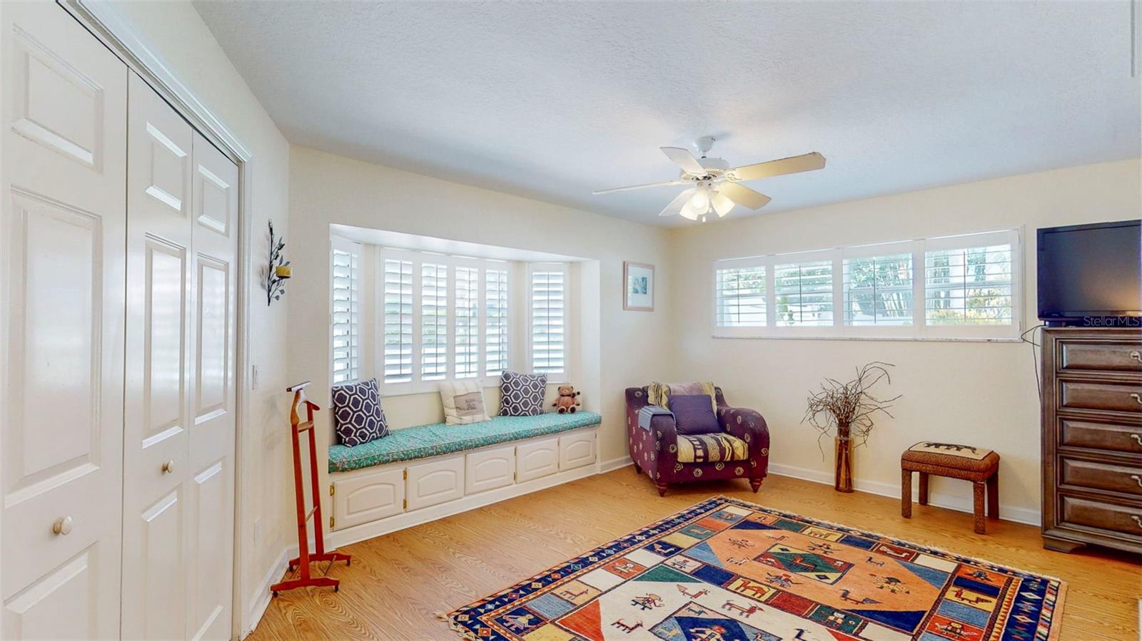 Image 36 of 44 For 411 Harbor View Lane