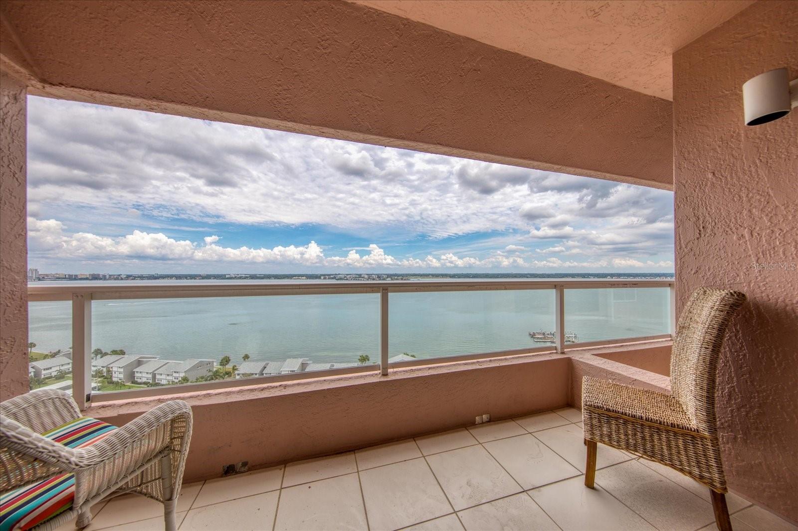 Listing photo id 9 for 1340 Gulf Boulevard 19e