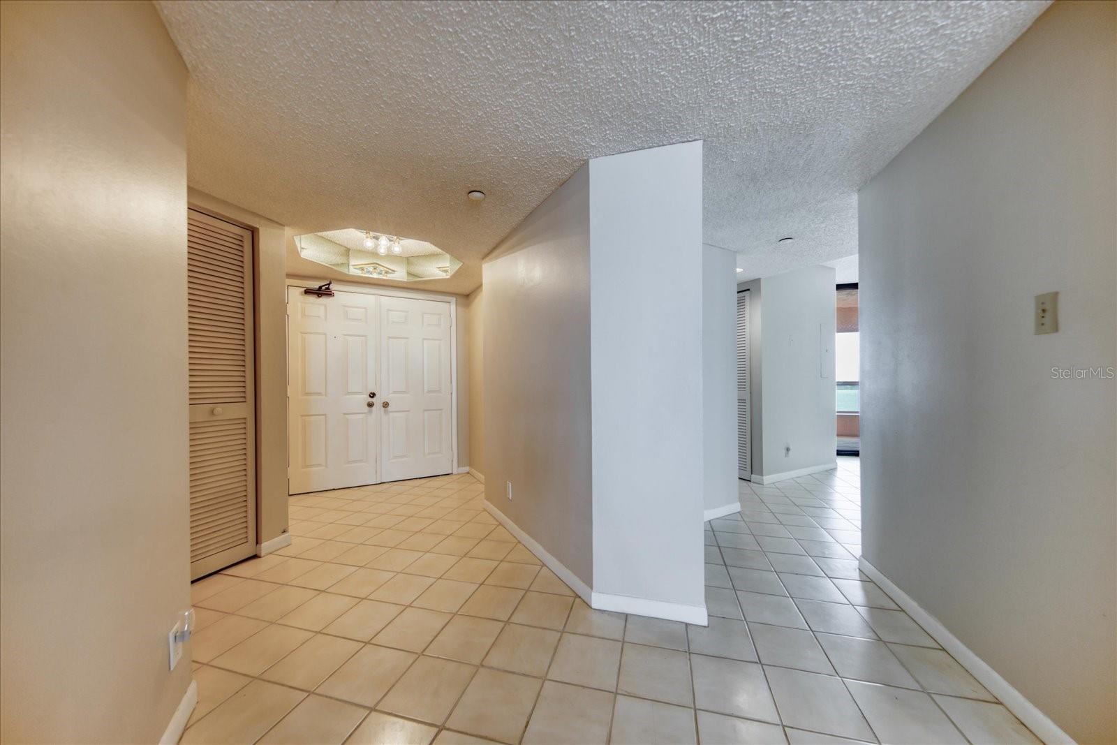 Listing photo id 11 for 1340 Gulf Boulevard 19e