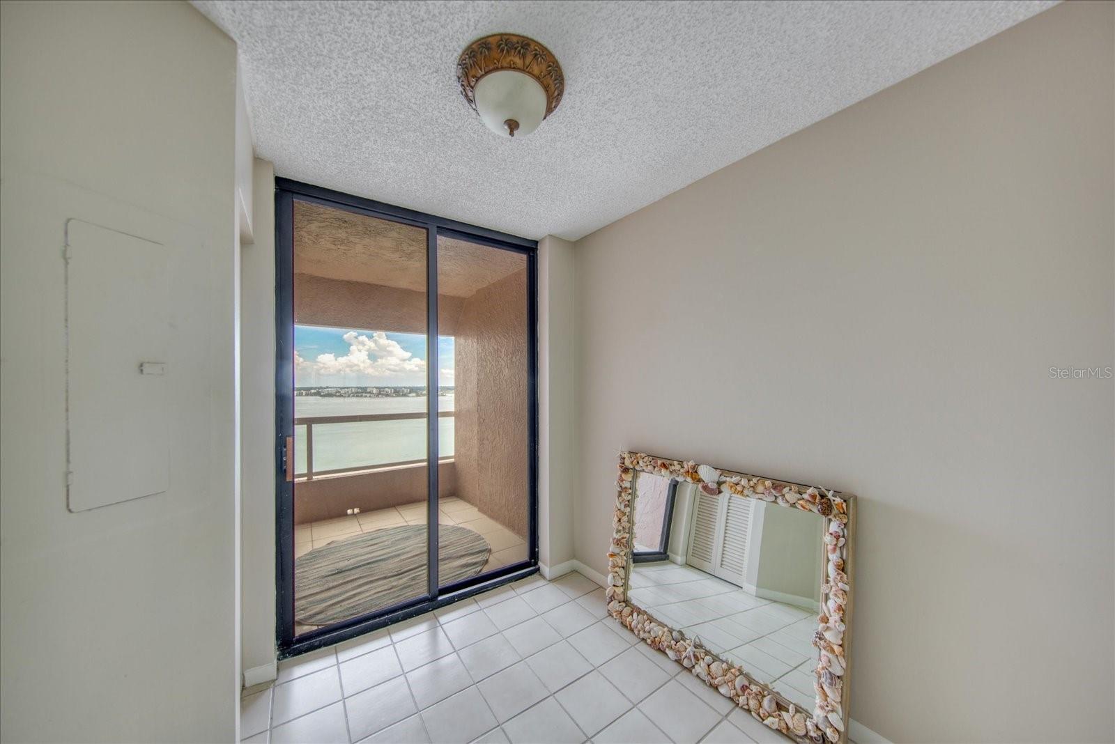 Listing photo id 12 for 1340 Gulf Boulevard 19e