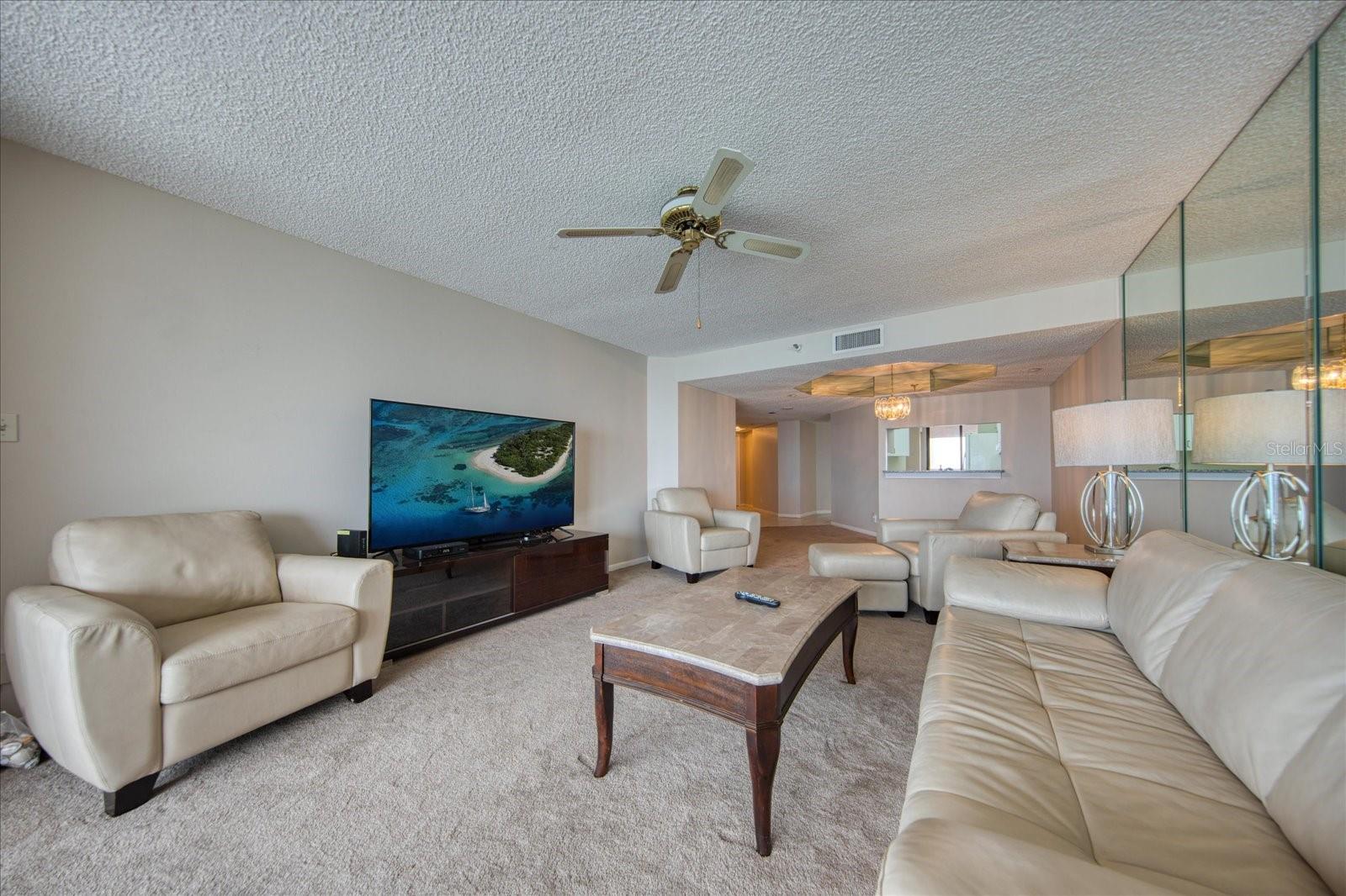 Listing photo id 15 for 1340 Gulf Boulevard 19e