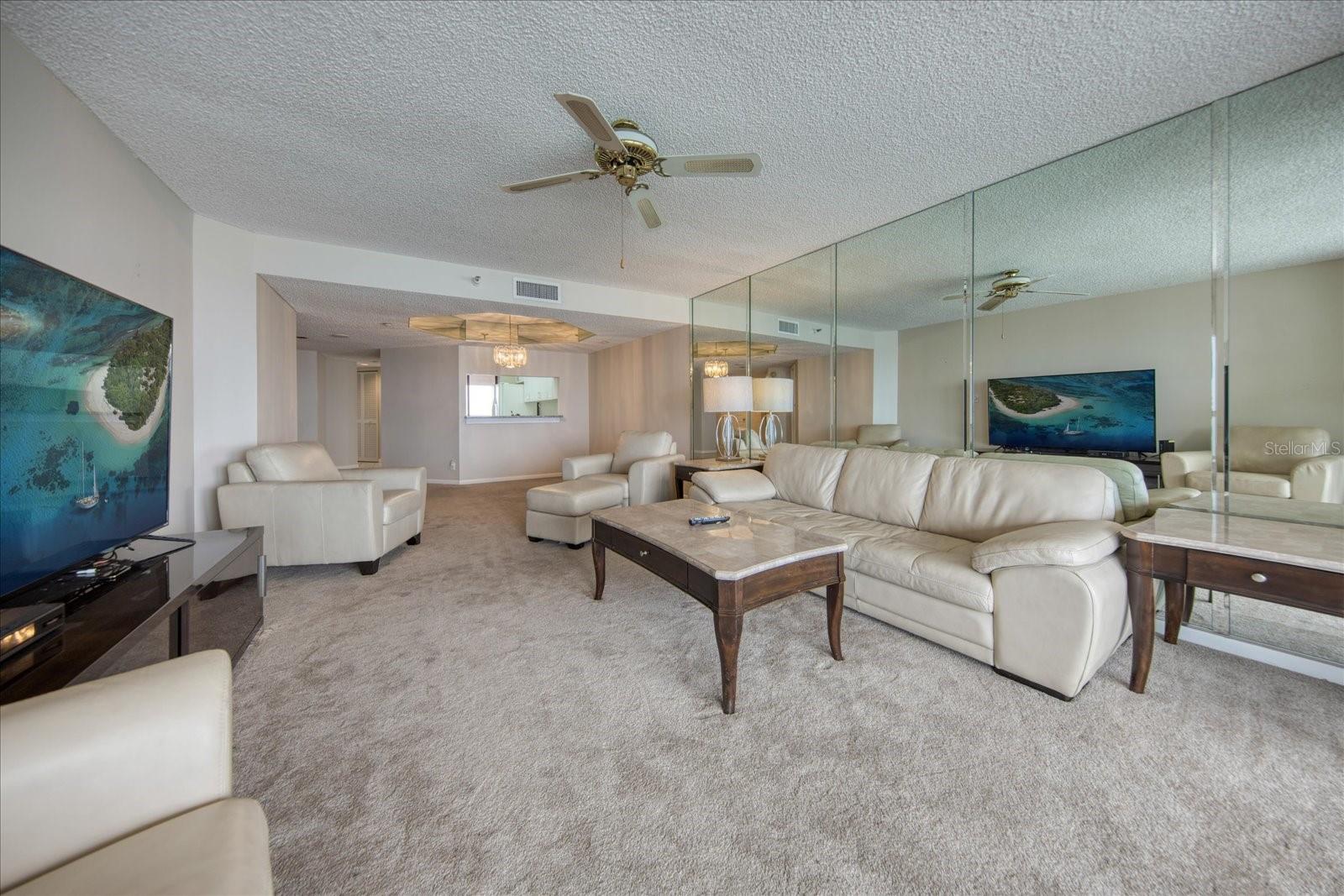 Listing photo id 16 for 1340 Gulf Boulevard 19e