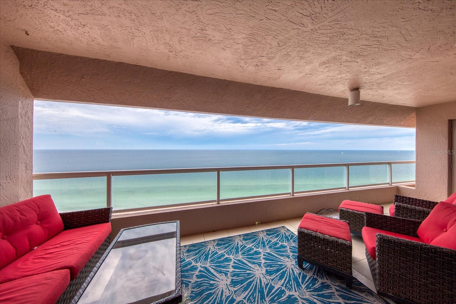 Listing photo id 3 for 1340 Gulf Boulevard 19e