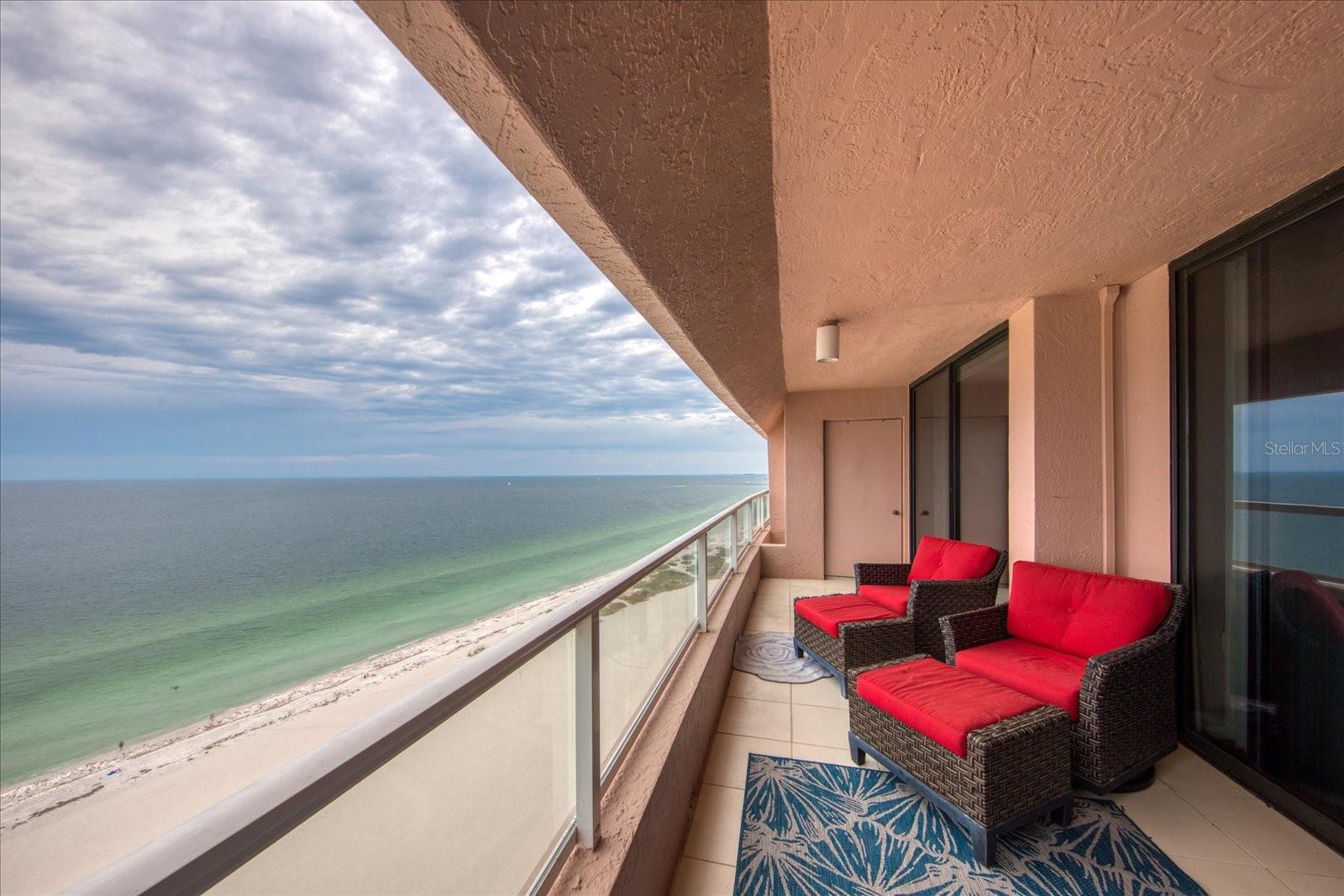 Listing photo id 4 for 1340 Gulf Boulevard 19e