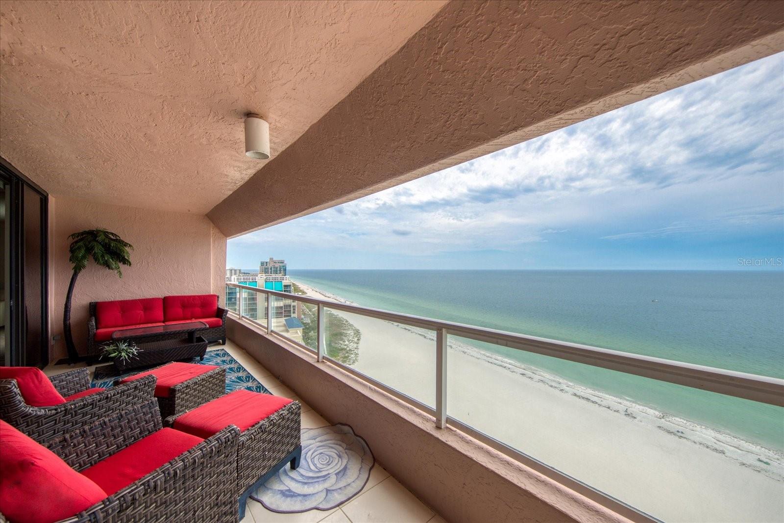 Listing photo id 5 for 1340 Gulf Boulevard 19e