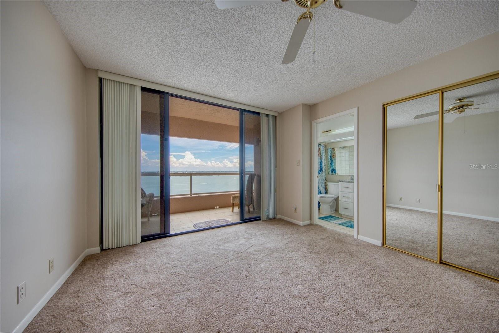 Listing photo id 6 for 1340 Gulf Boulevard 19e