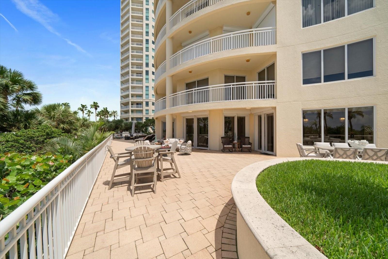 Listing photo id 24 for 1200 Gulf Boulevard 105