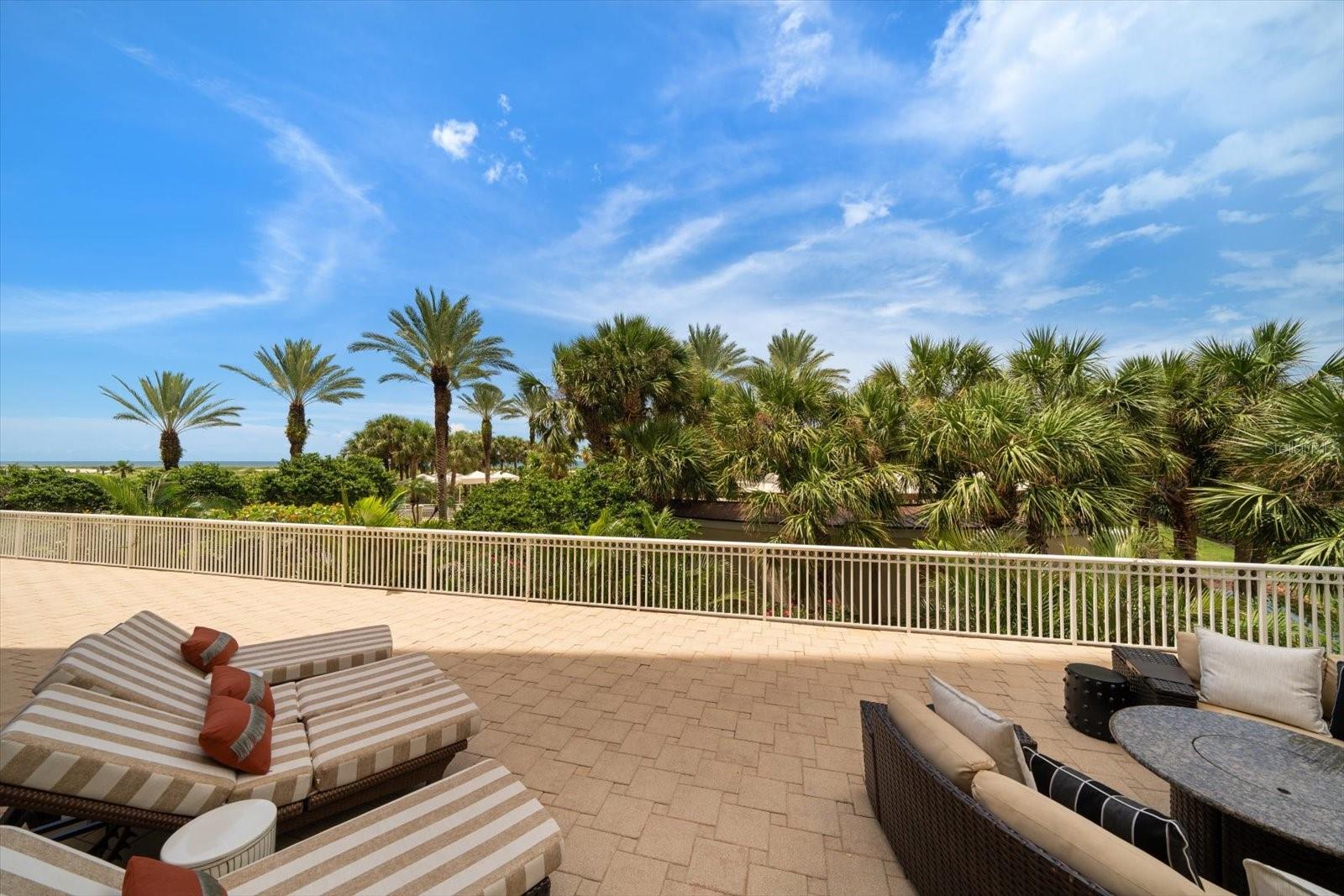 Listing photo id 67 for 1200 Gulf Boulevard 105