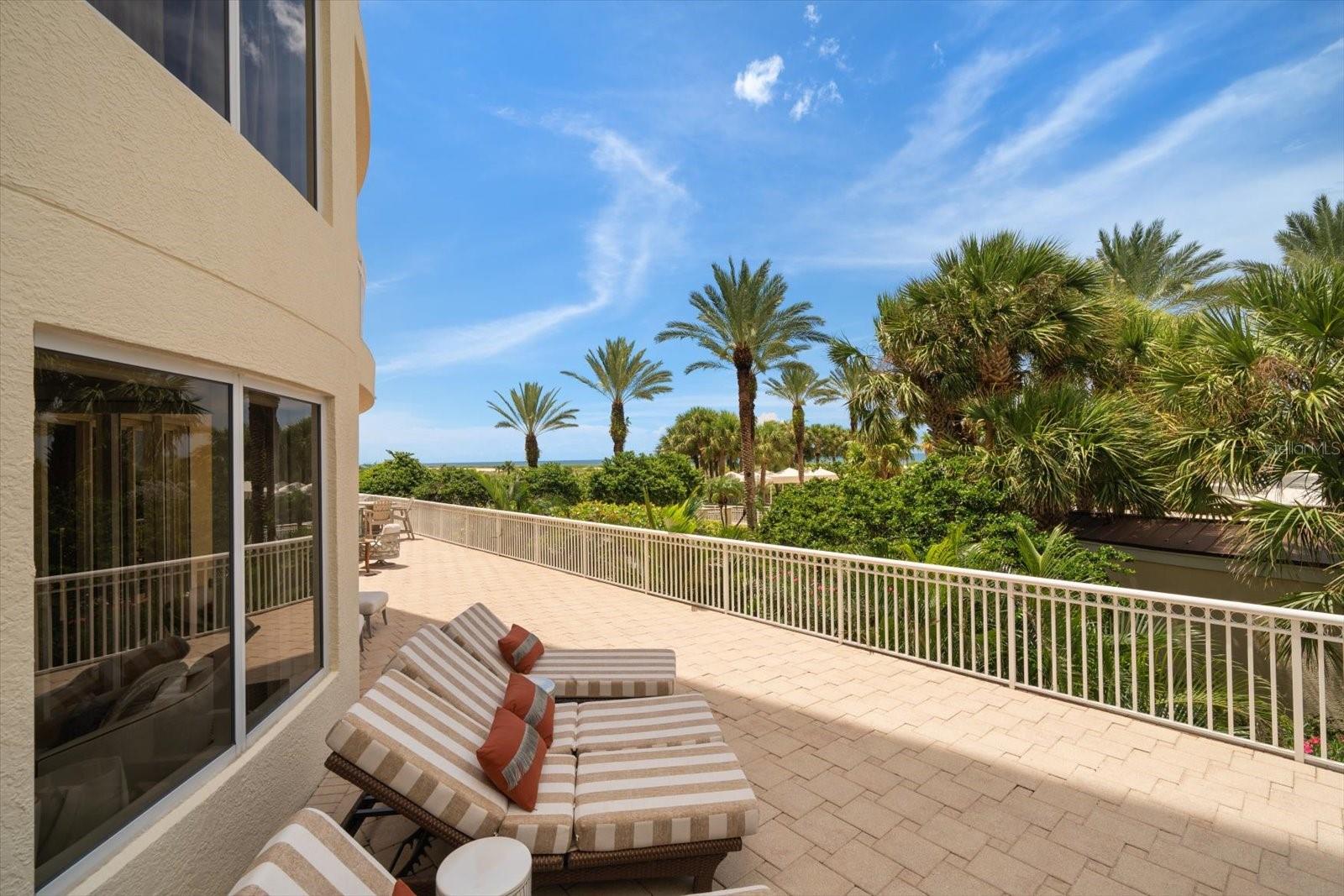 Listing photo id 68 for 1200 Gulf Boulevard 105