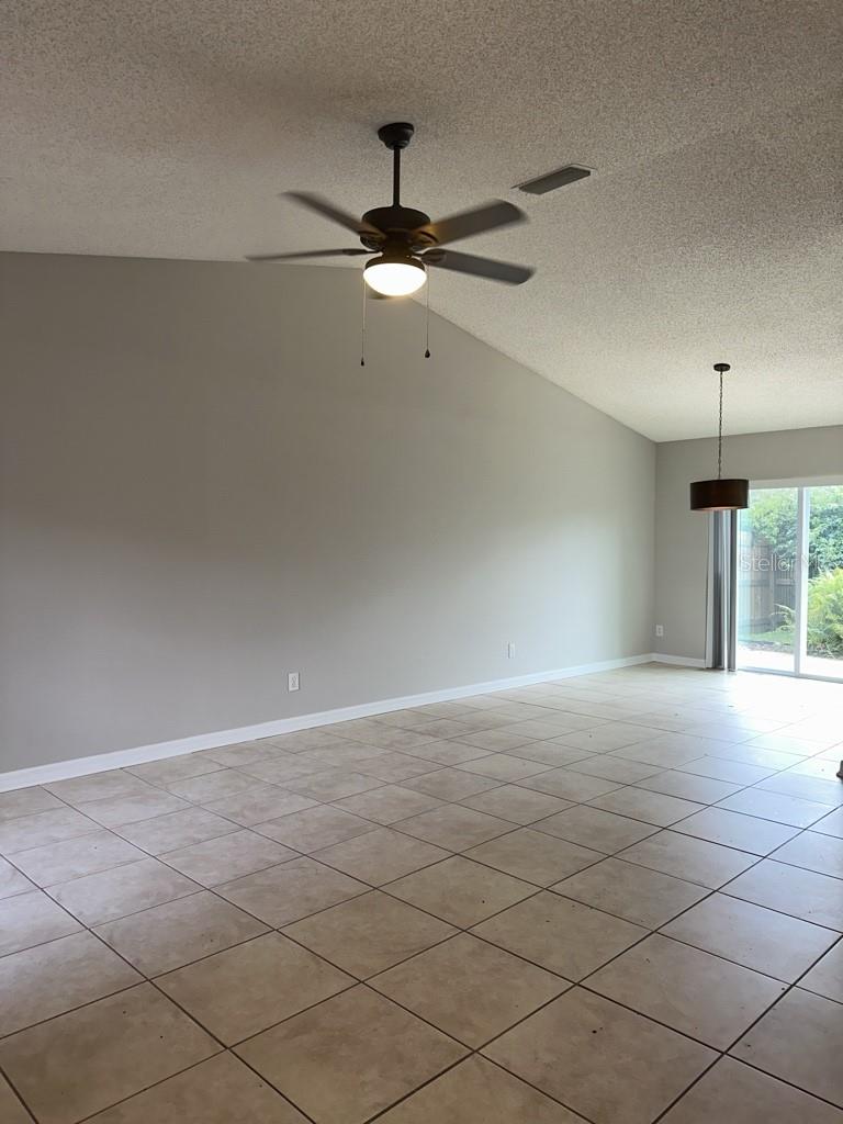 Listing photo id 4 for 4957 Cypress Trace Drive