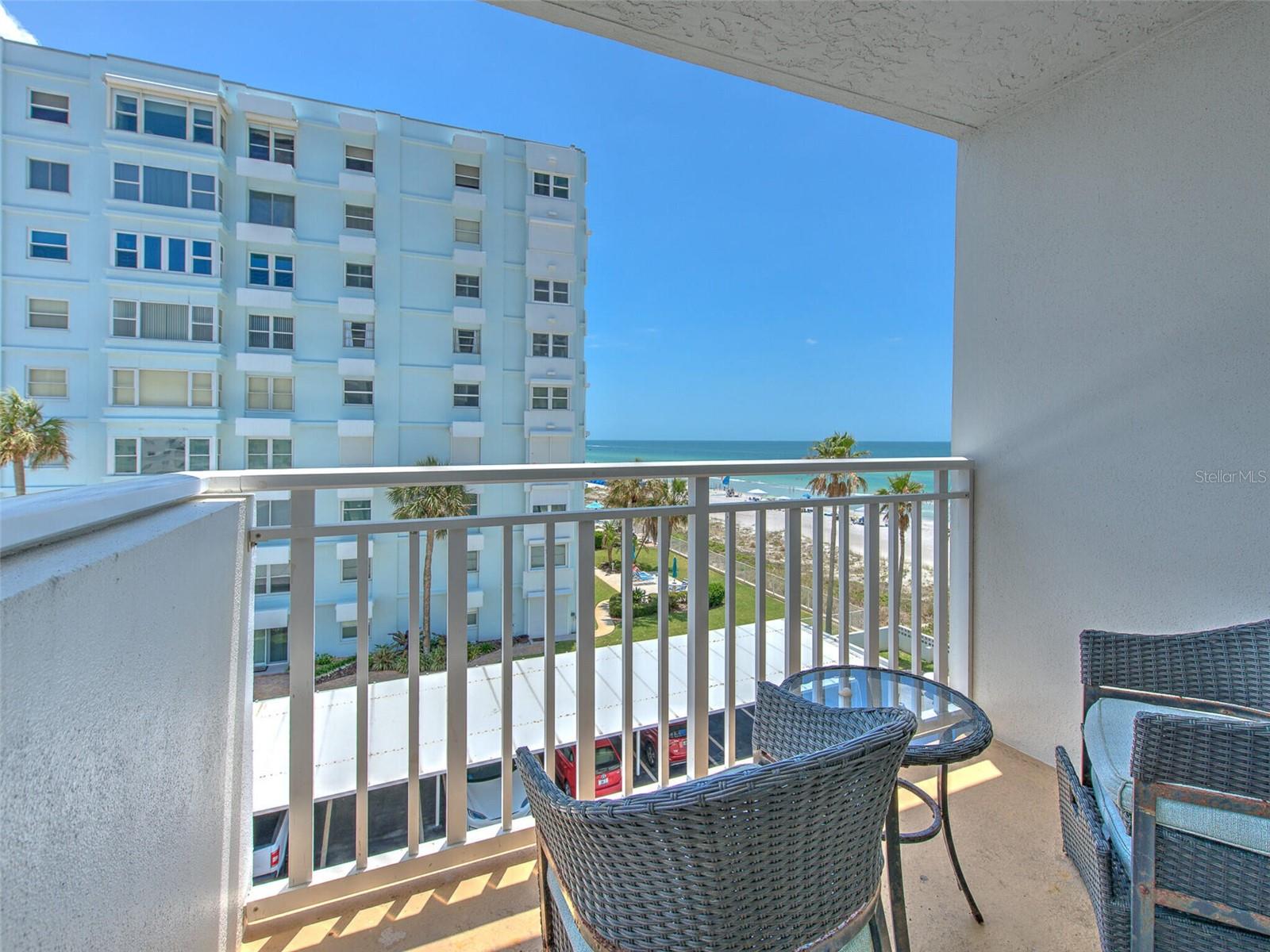 Image 16 of 61 For 17408 Gulf Boulevard 403