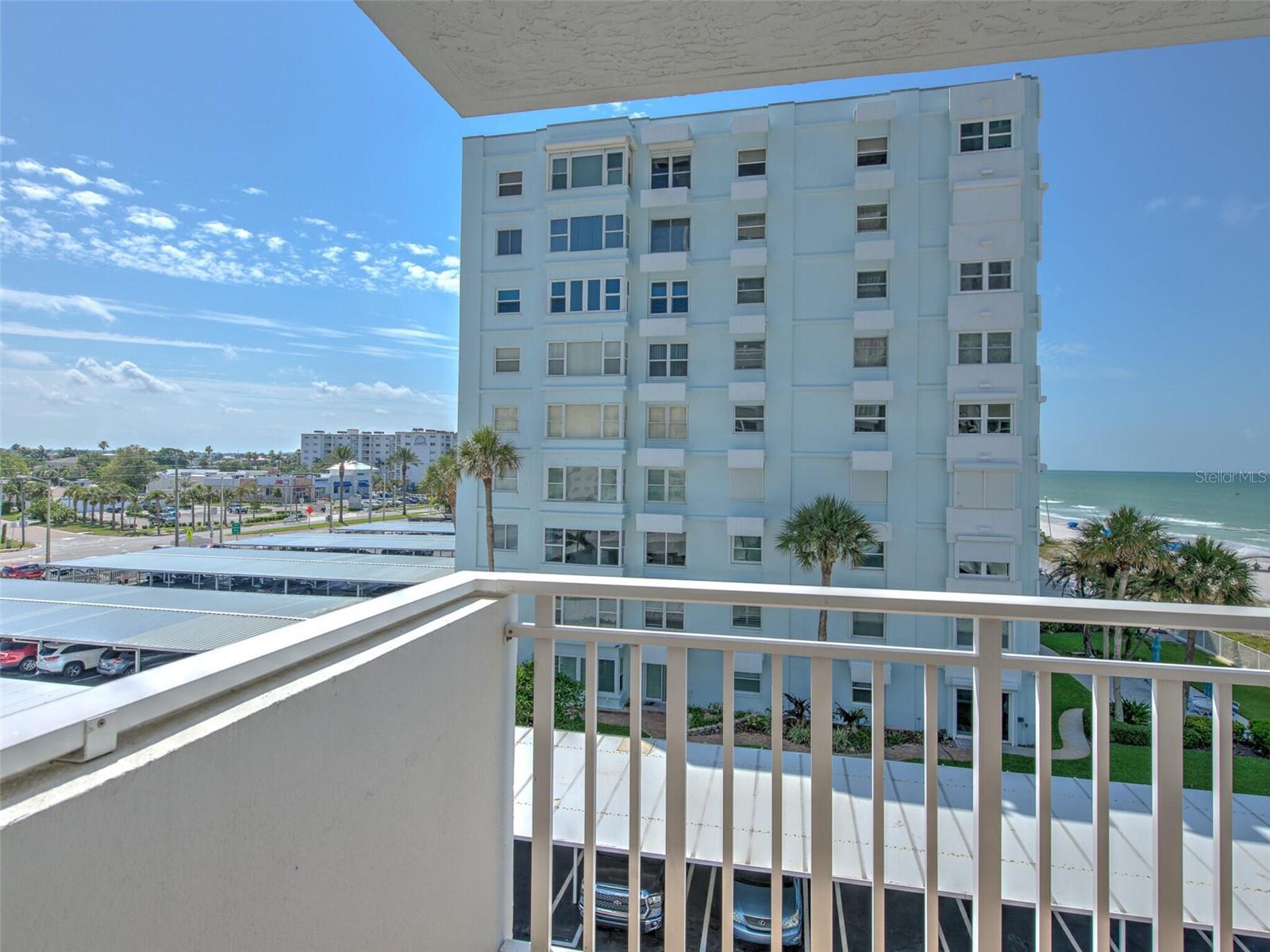 Image 7 of 61 For 17408 Gulf Boulevard 403