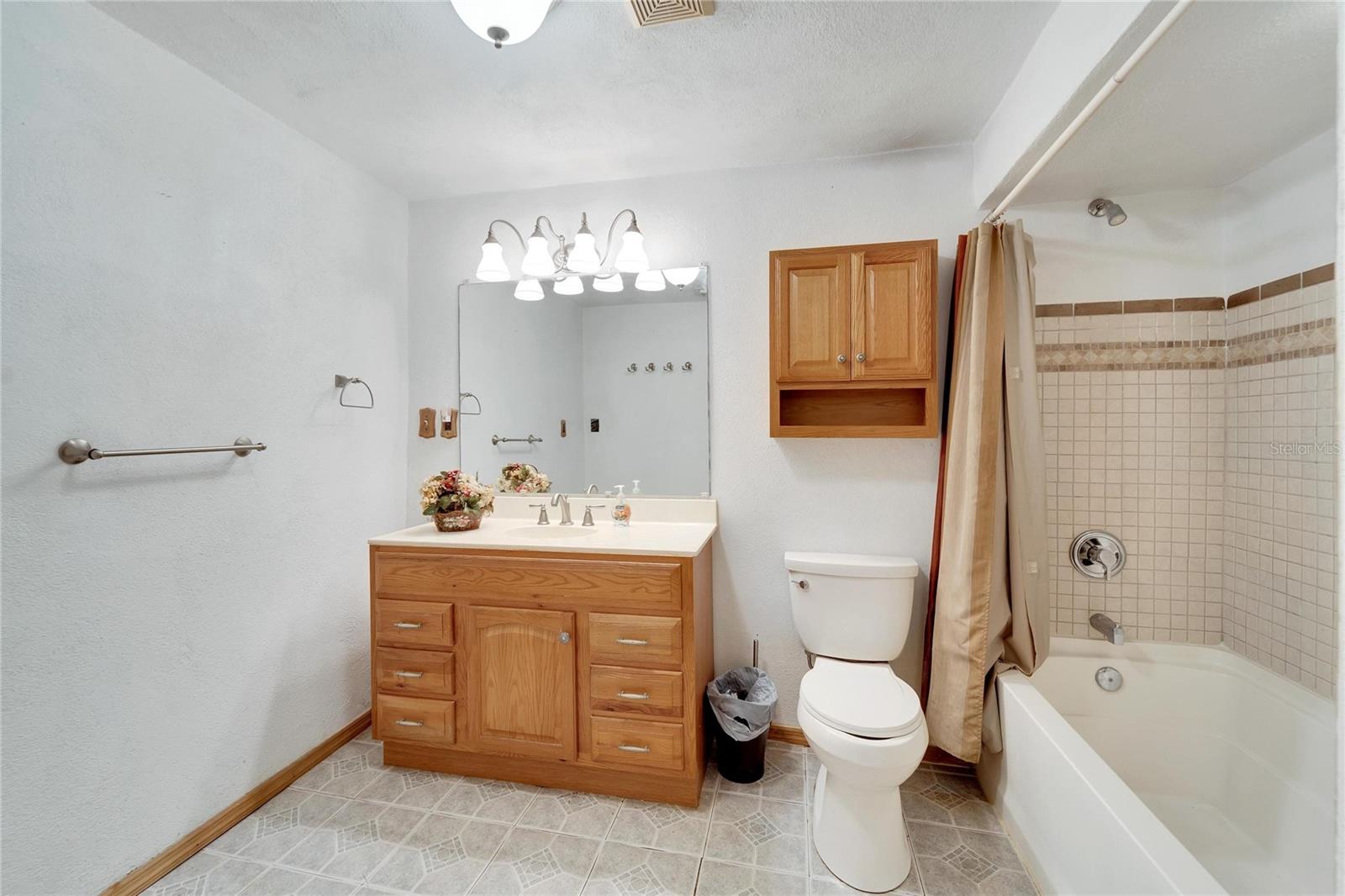 Listing photo id 17 for 10104 Riverview Drive