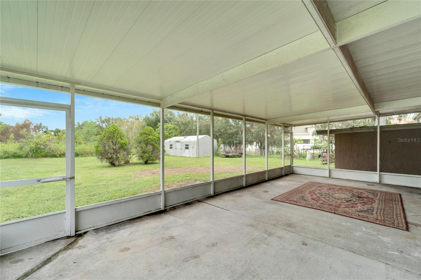 Listing photo id 25 for 10104 Riverview Drive