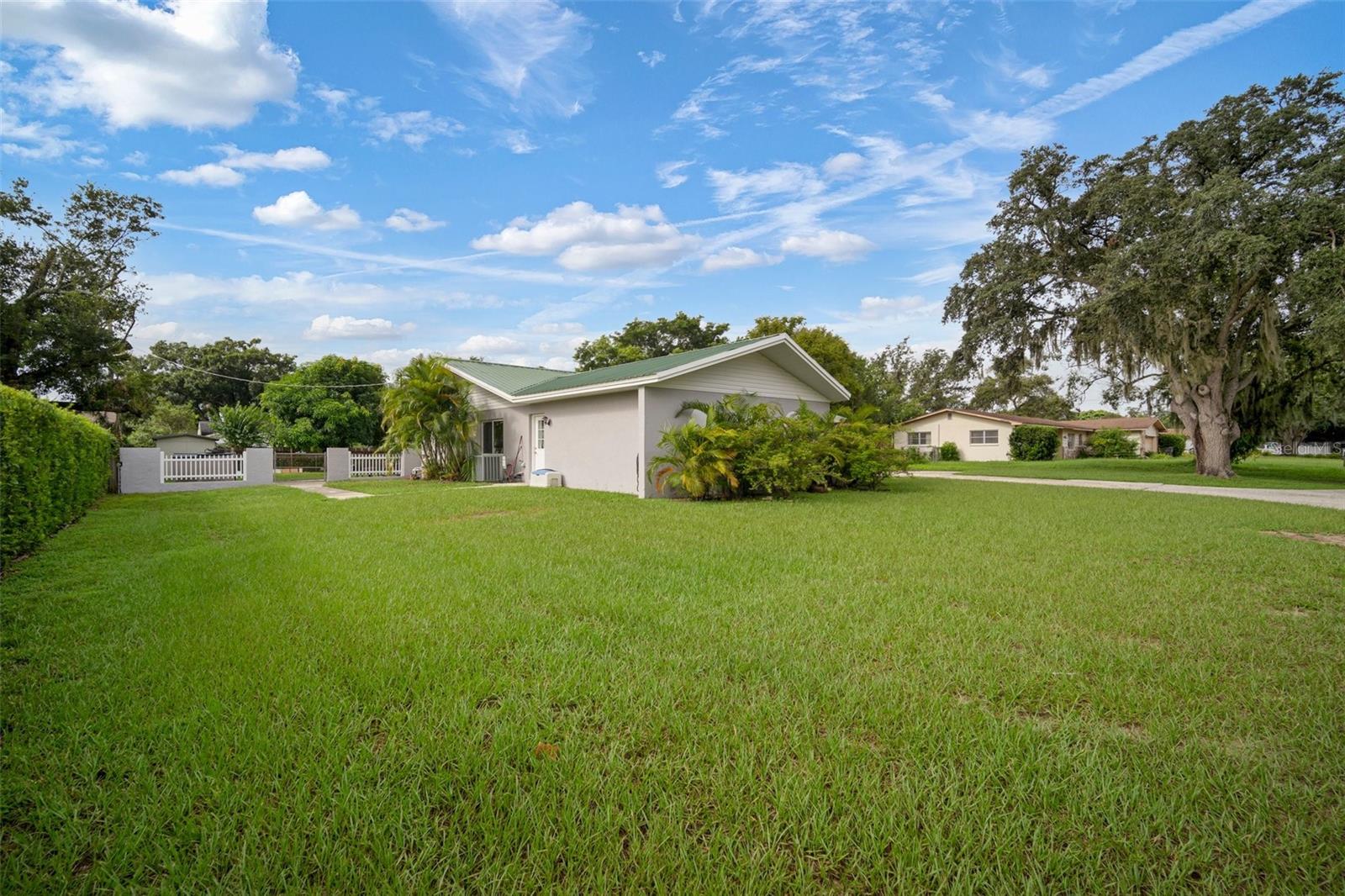 Listing photo id 56 for 613 Royal Crest Drive