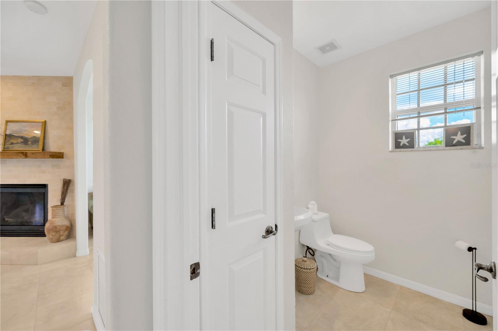 Listing photo id 15 for 6419 Marbella Boulevard