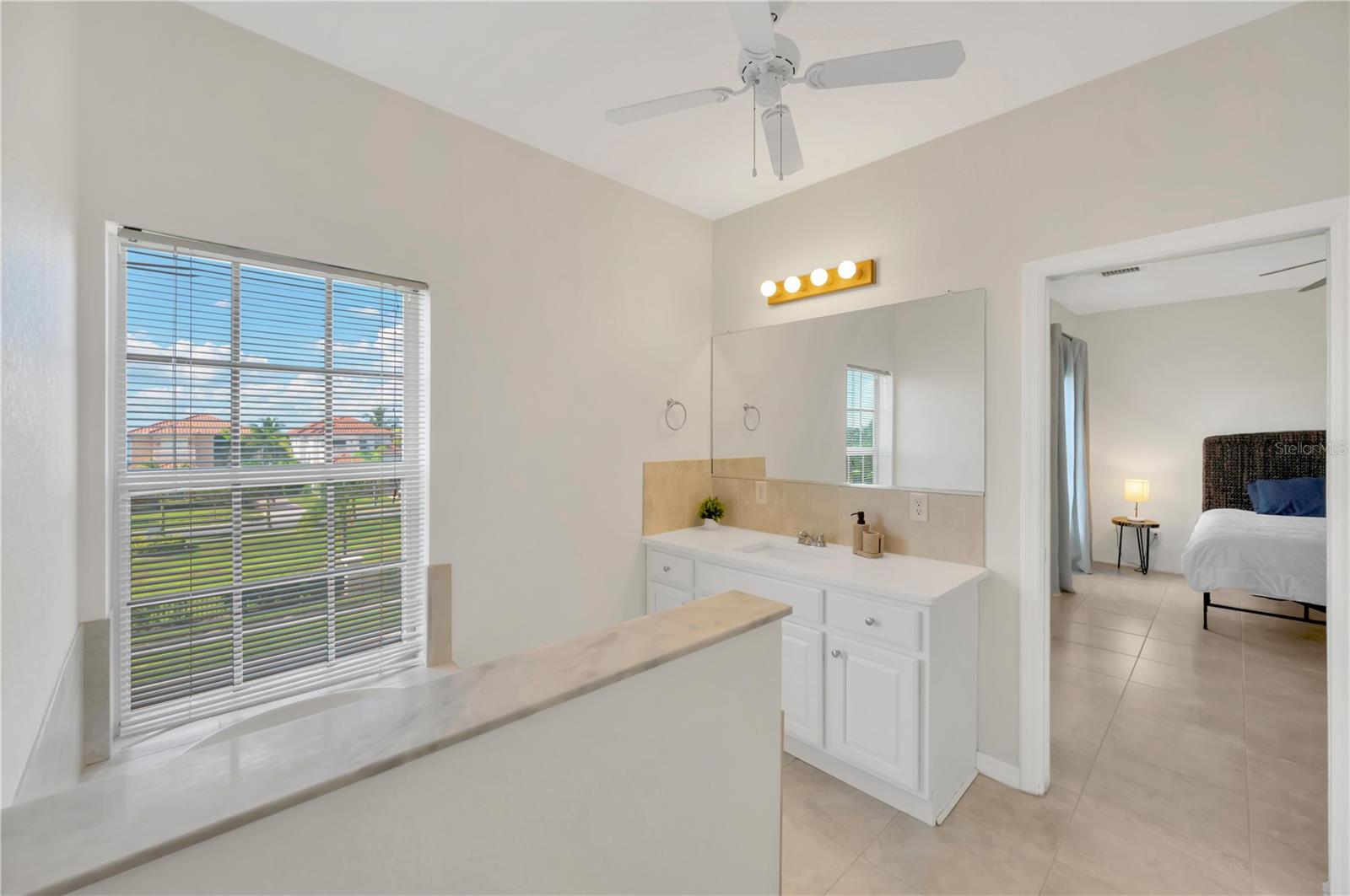 Listing photo id 17 for 6419 Marbella Boulevard