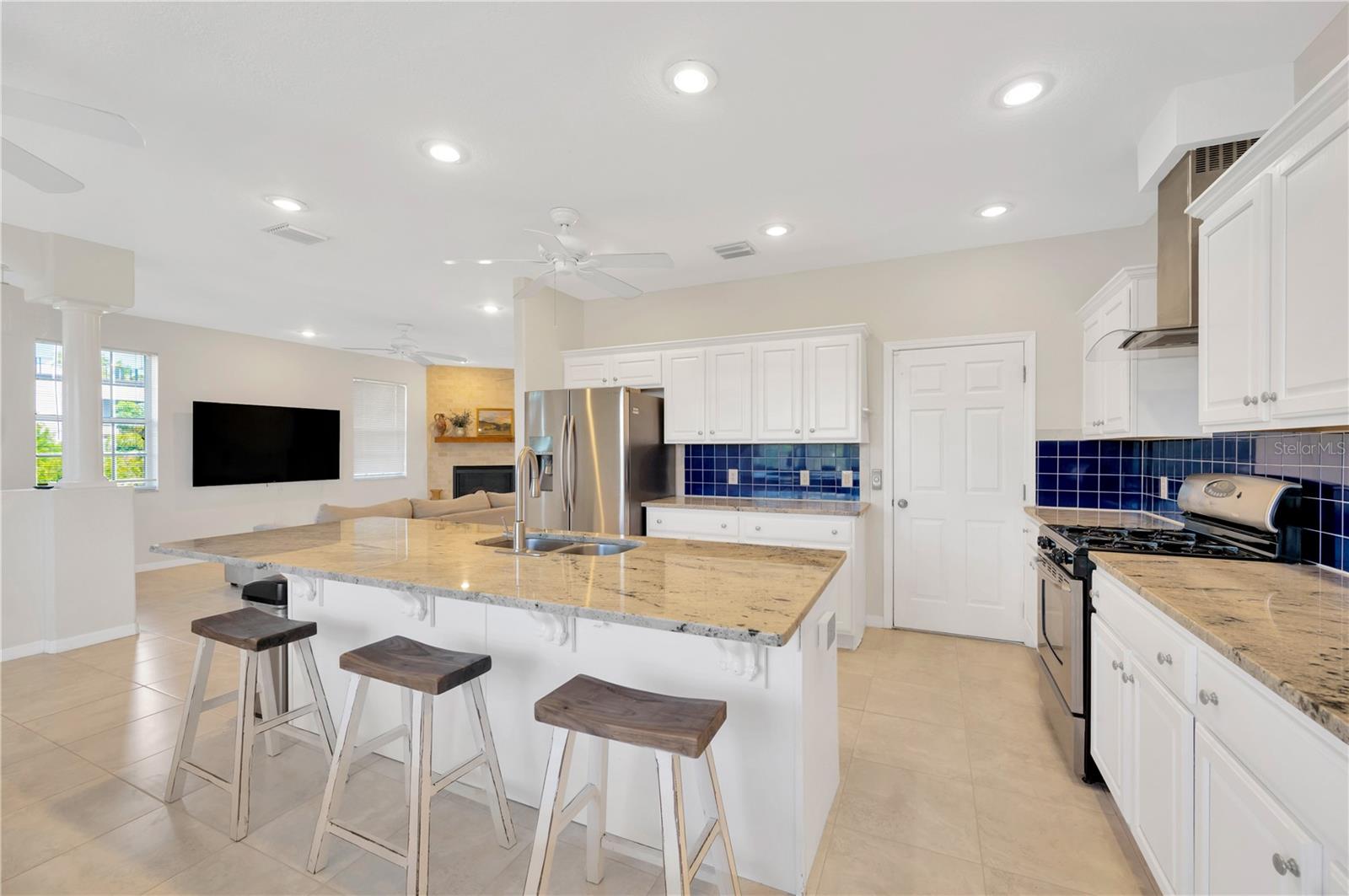 Listing photo id 0 for 6419 Marbella Boulevard