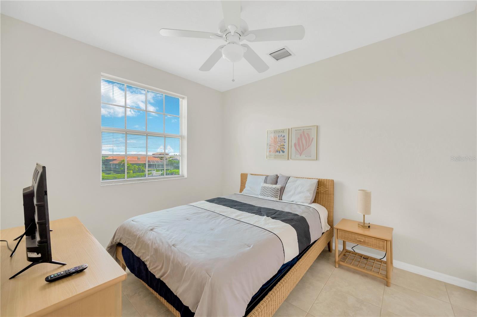 Listing photo id 21 for 6419 Marbella Boulevard