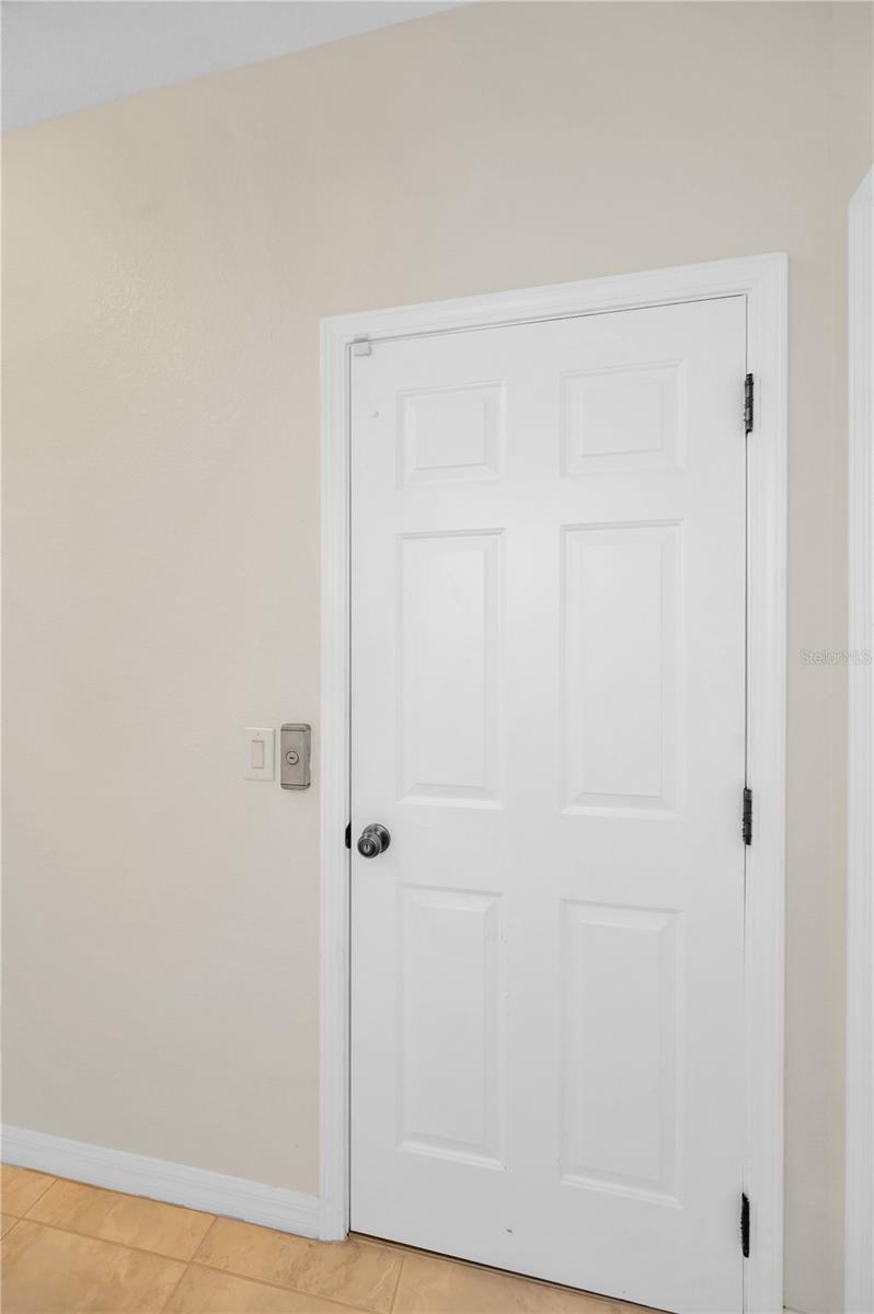Listing photo id 25 for 6419 Marbella Boulevard