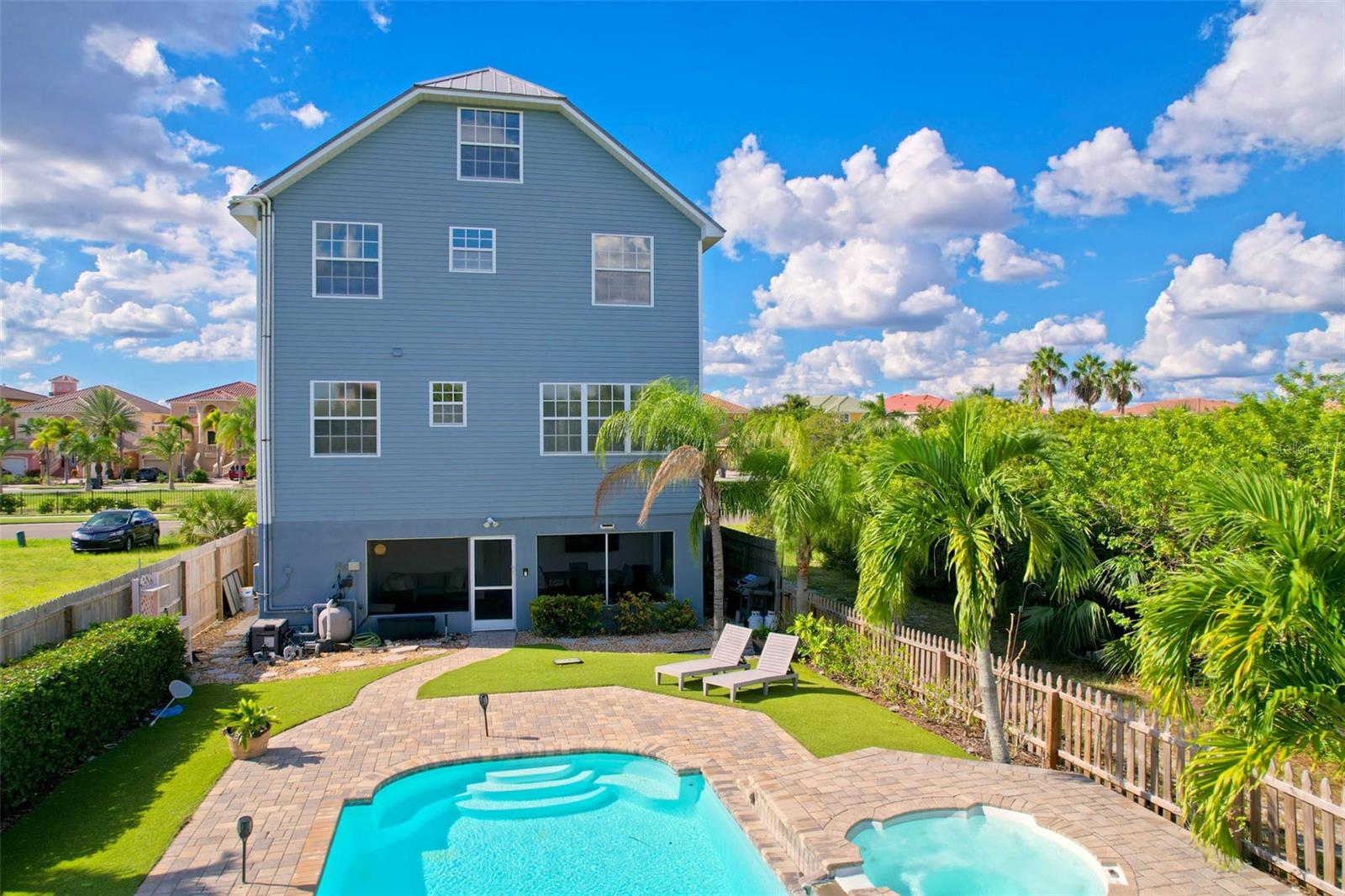 Listing photo id 29 for 6419 Marbella Boulevard