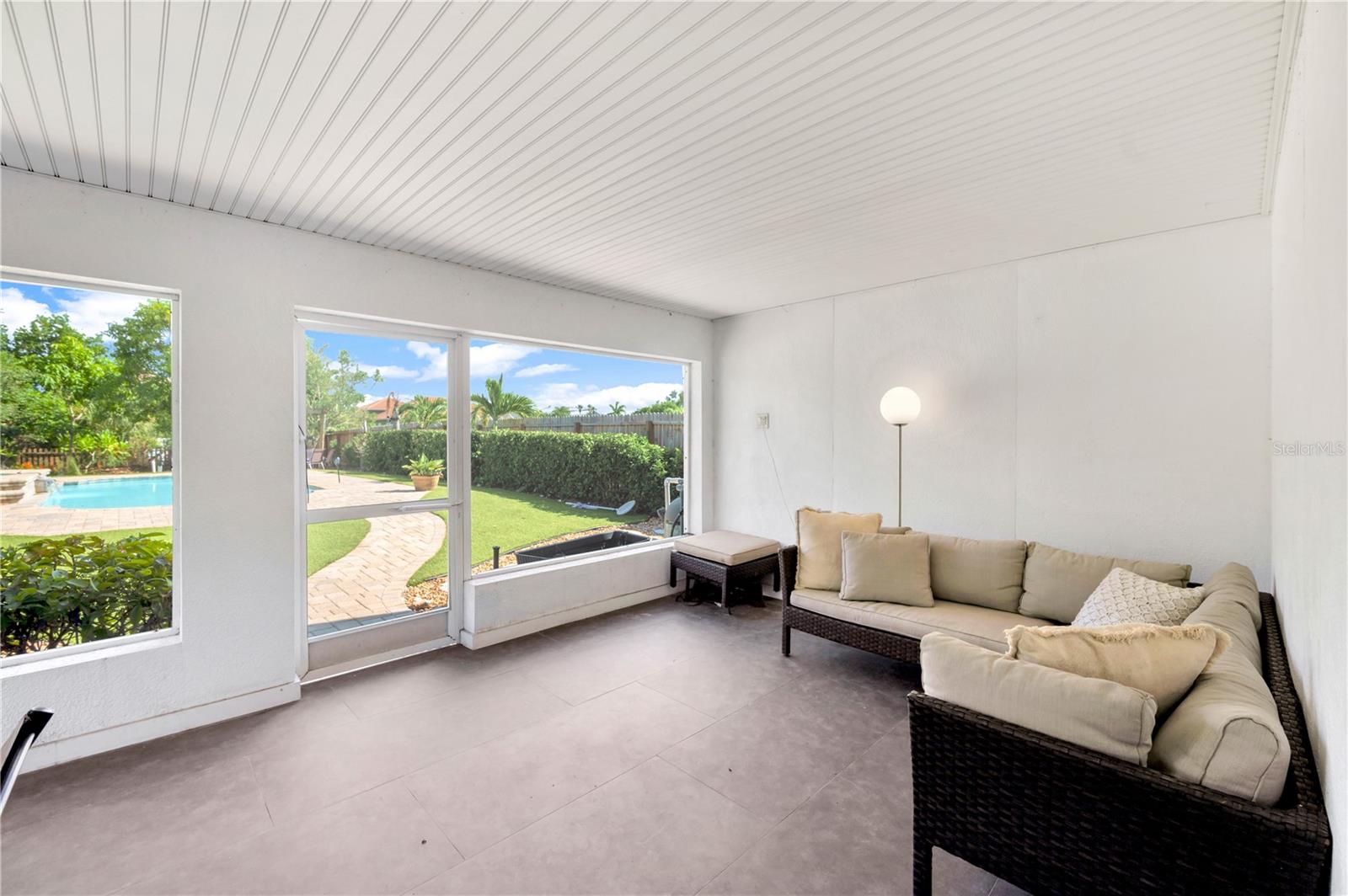 Listing photo id 31 for 6419 Marbella Boulevard