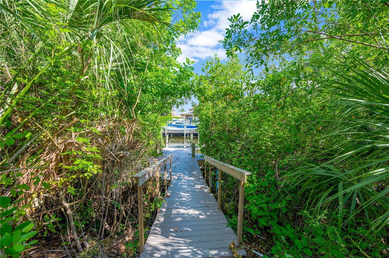 Listing photo id 35 for 6419 Marbella Boulevard
