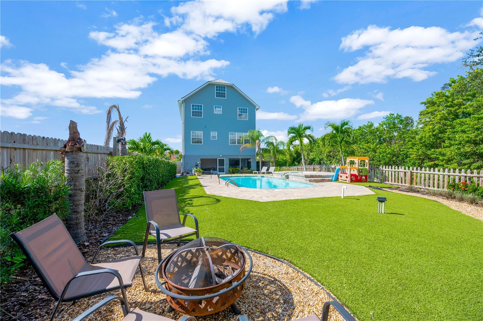 Listing photo id 42 for 6419 Marbella Boulevard