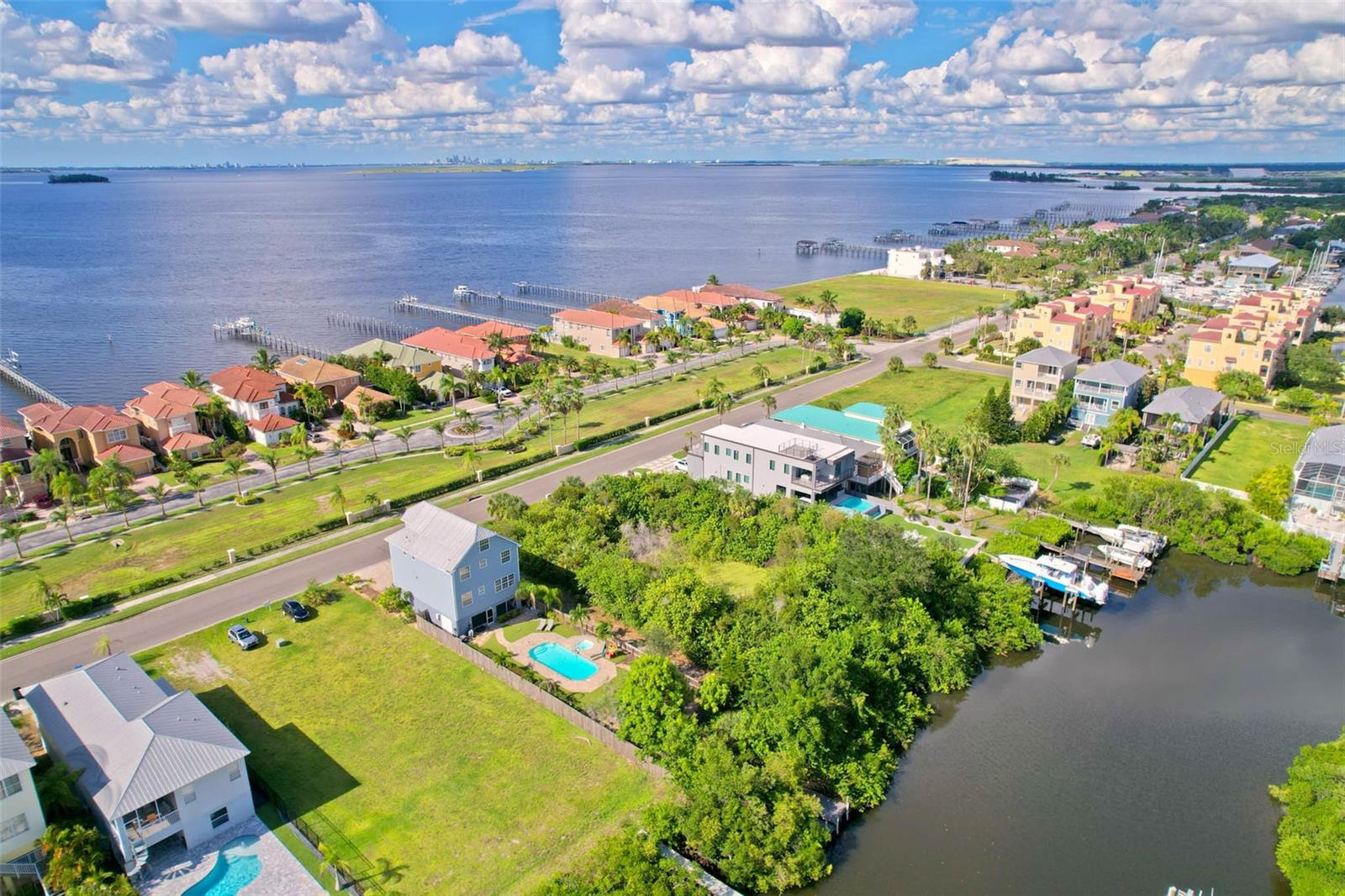 Listing photo id 43 for 6419 Marbella Boulevard