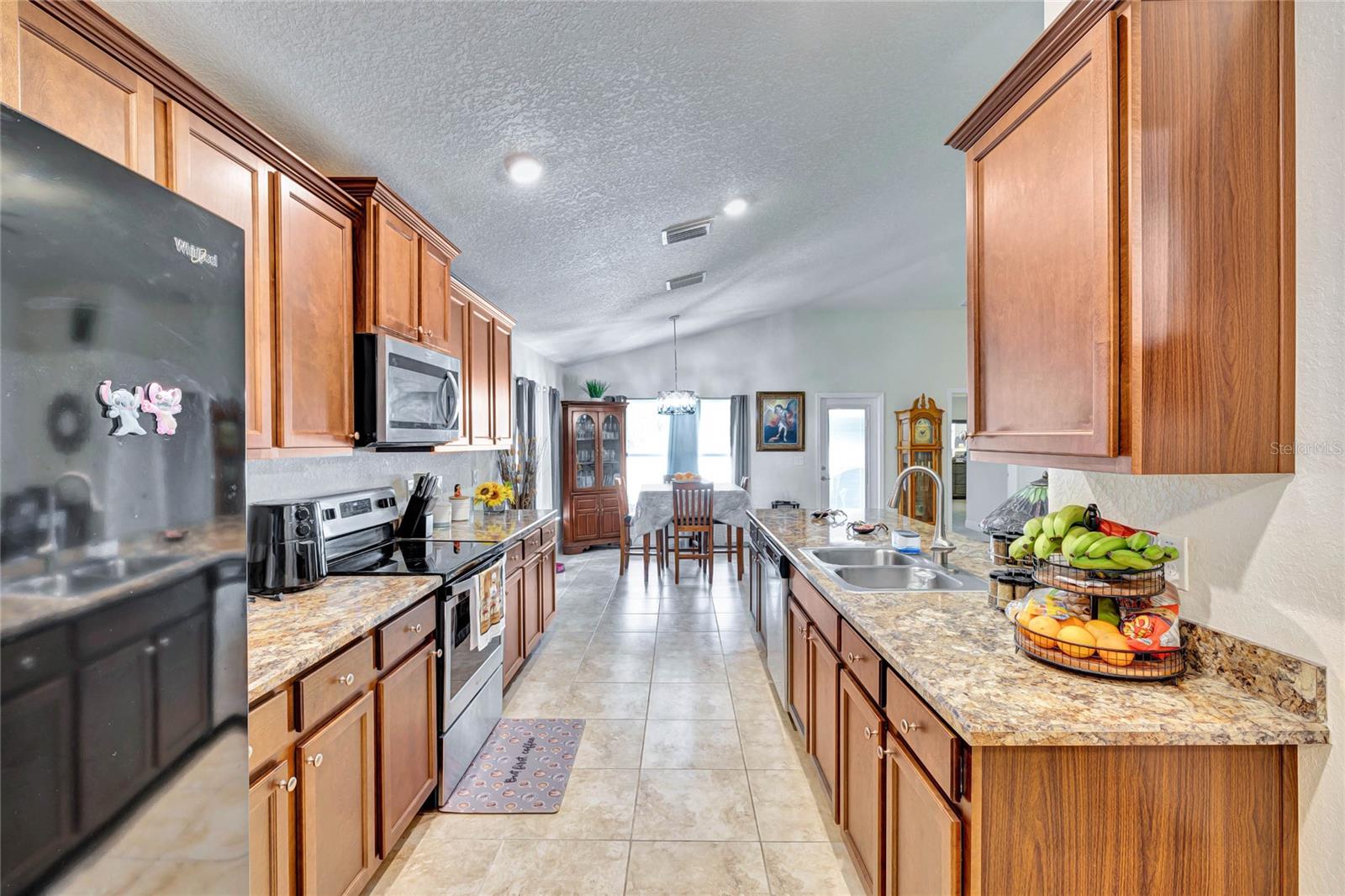 Listing photo id 13 for 4448 2nd Court