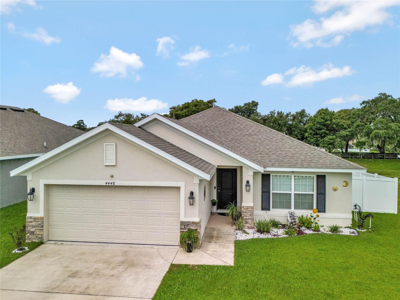 Listing photo id 1 for 4448 2nd Court