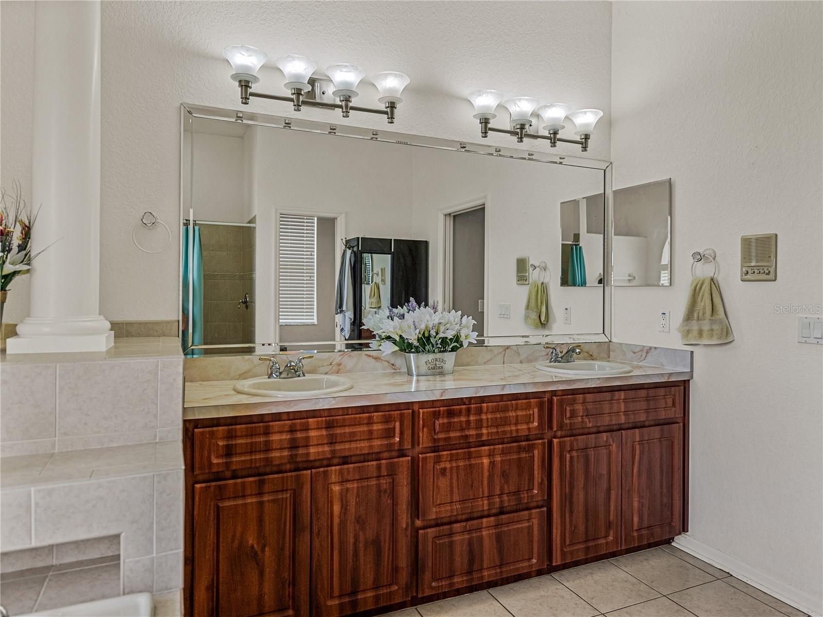 Listing photo id 31 for 11543 Pine Hollow Way