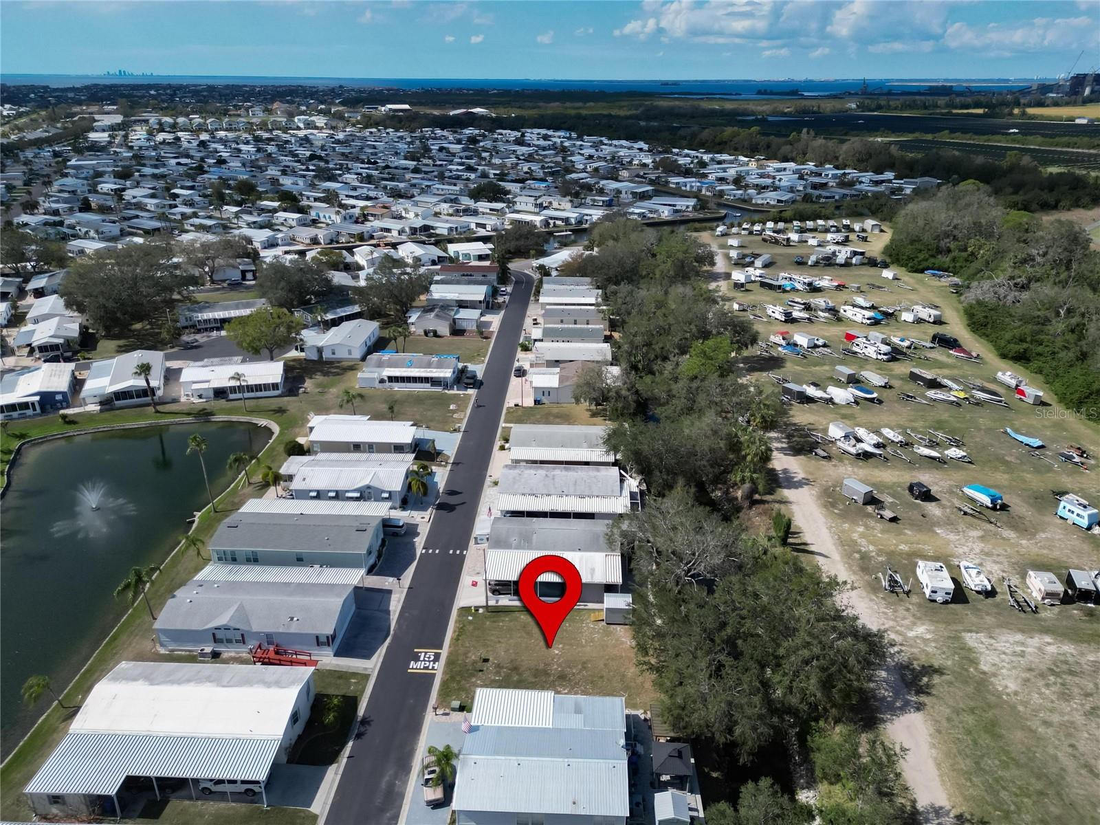 Listing photo id 8 for 223 Saint George Circle